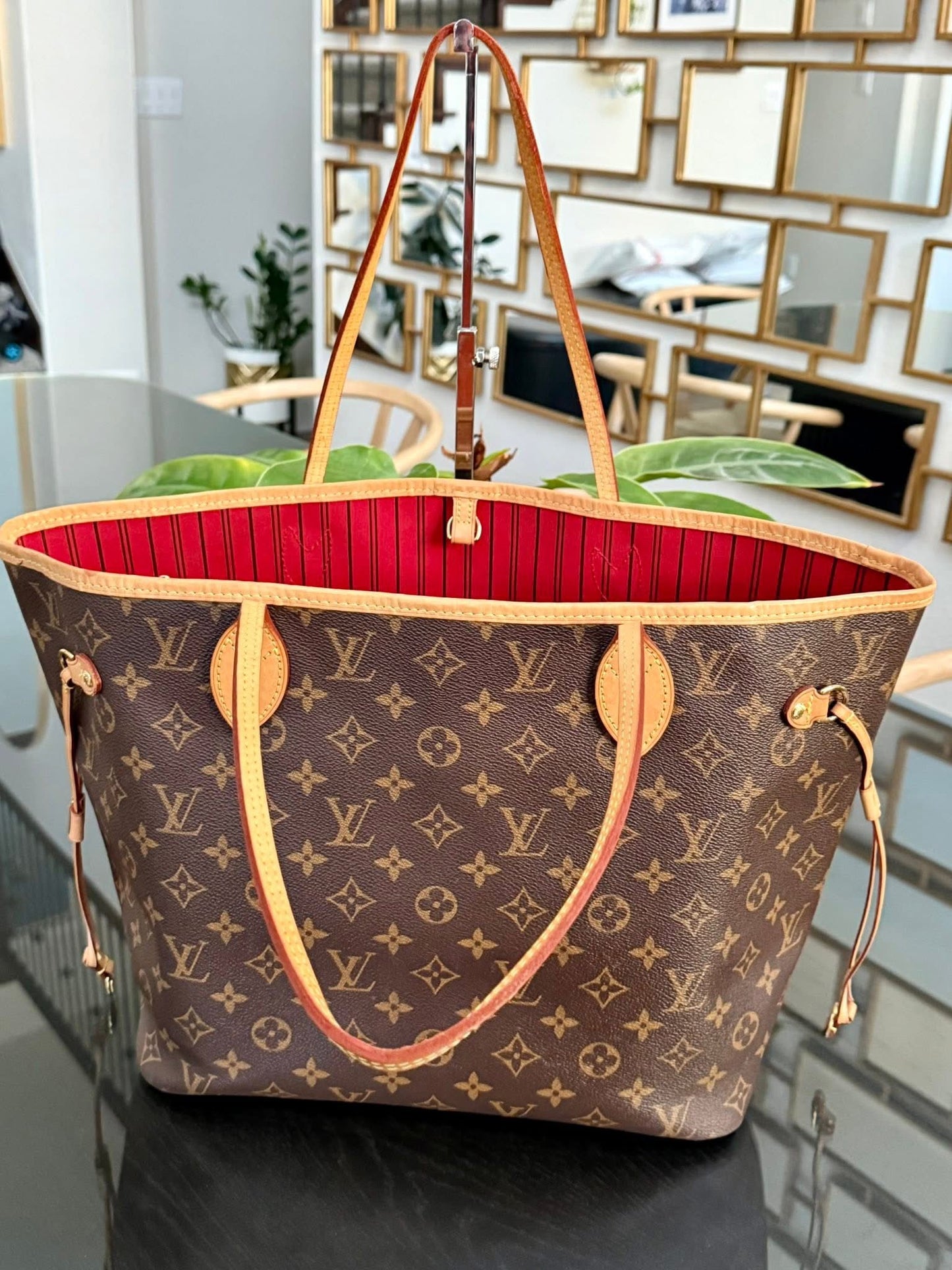 Neverfull MM Monogram in Cerise interior with Dustbag and Insert Organizer 🌺 📅 Year: 2018