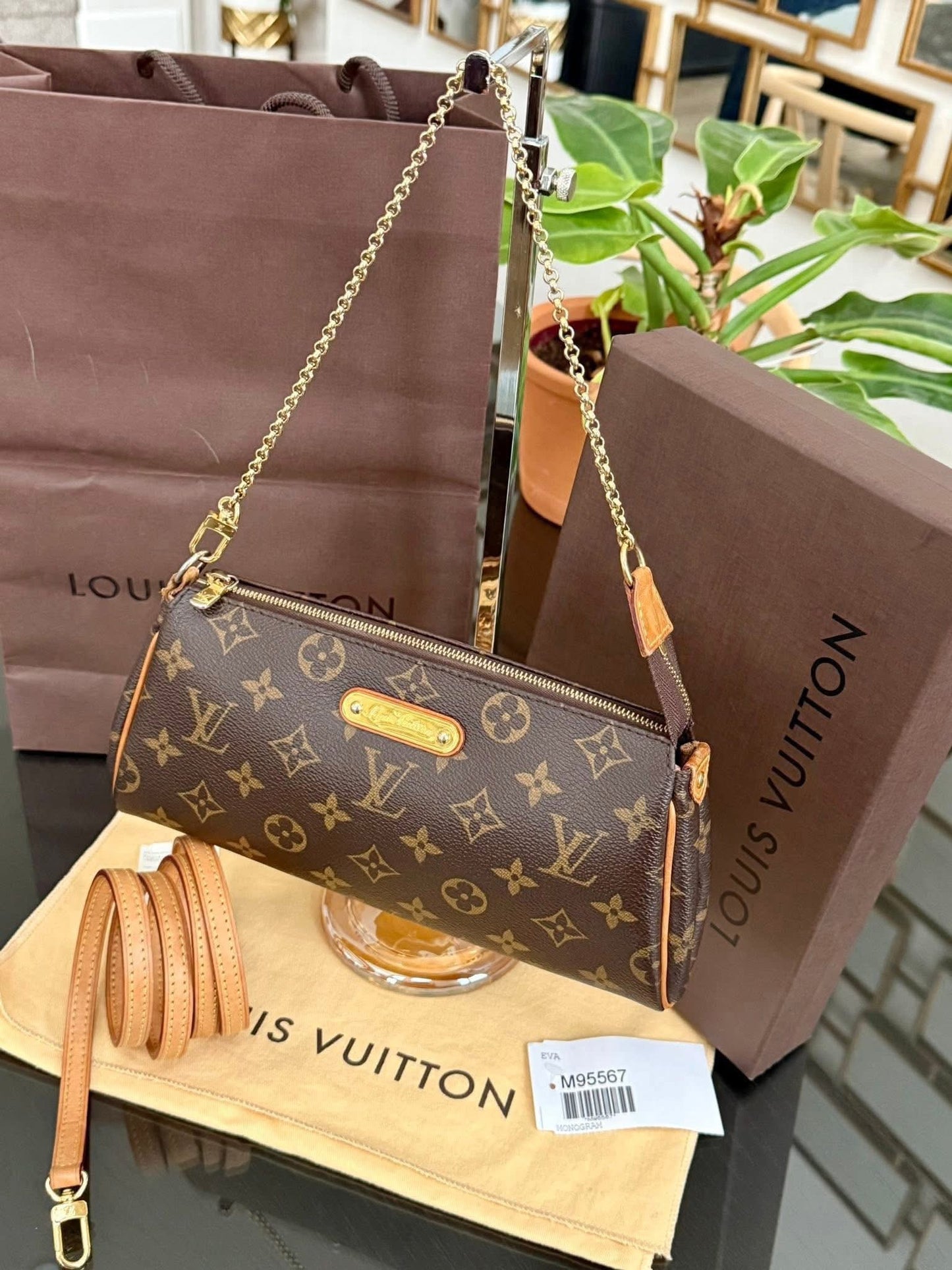 Eva Clutch in Monogram with Dustbag, Box and Paper bag 🗓️ Year: 2014