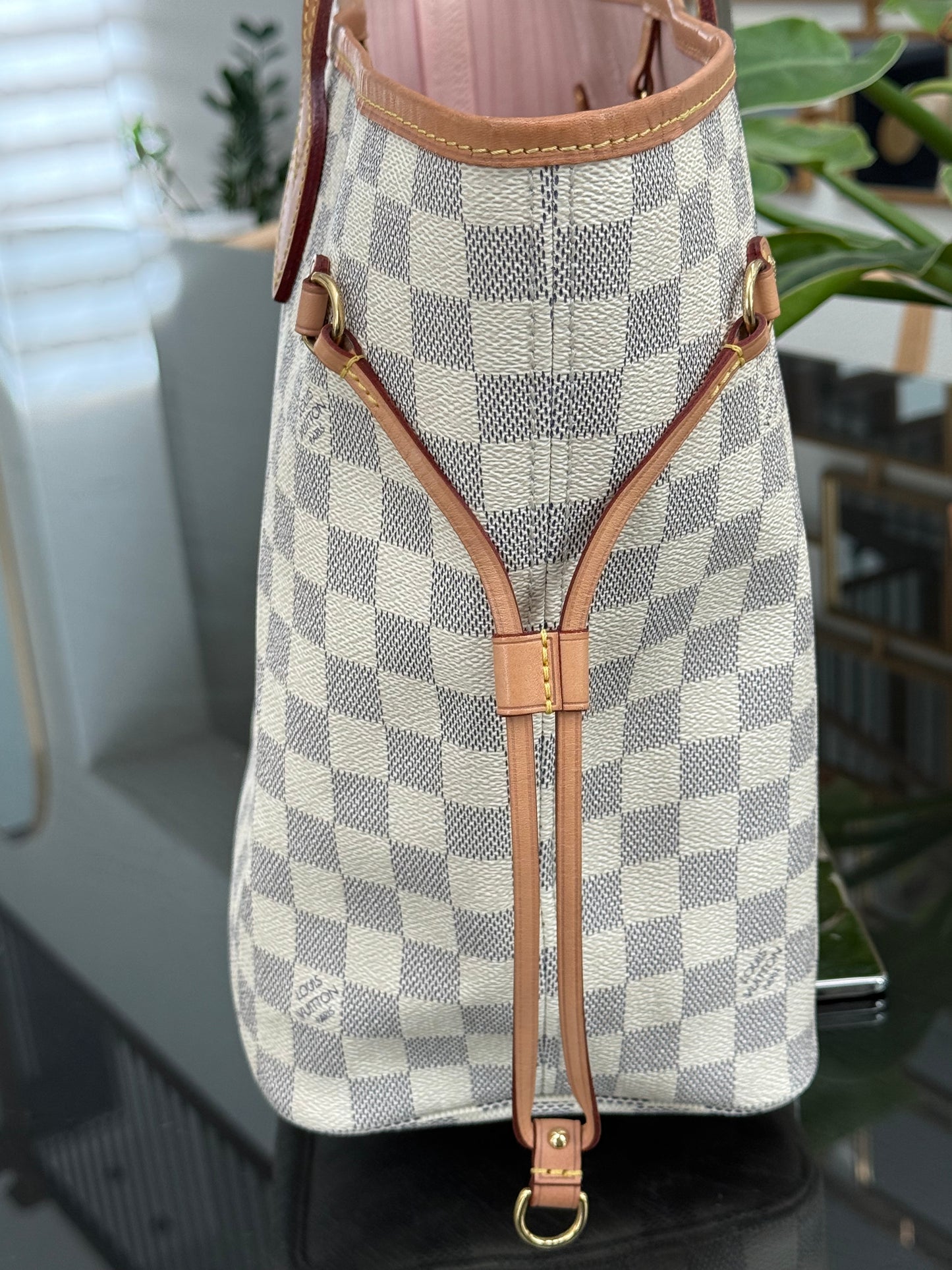 Neverfull MM Azur in Rose Ballerine with Dustbag 📅 Year: 2020