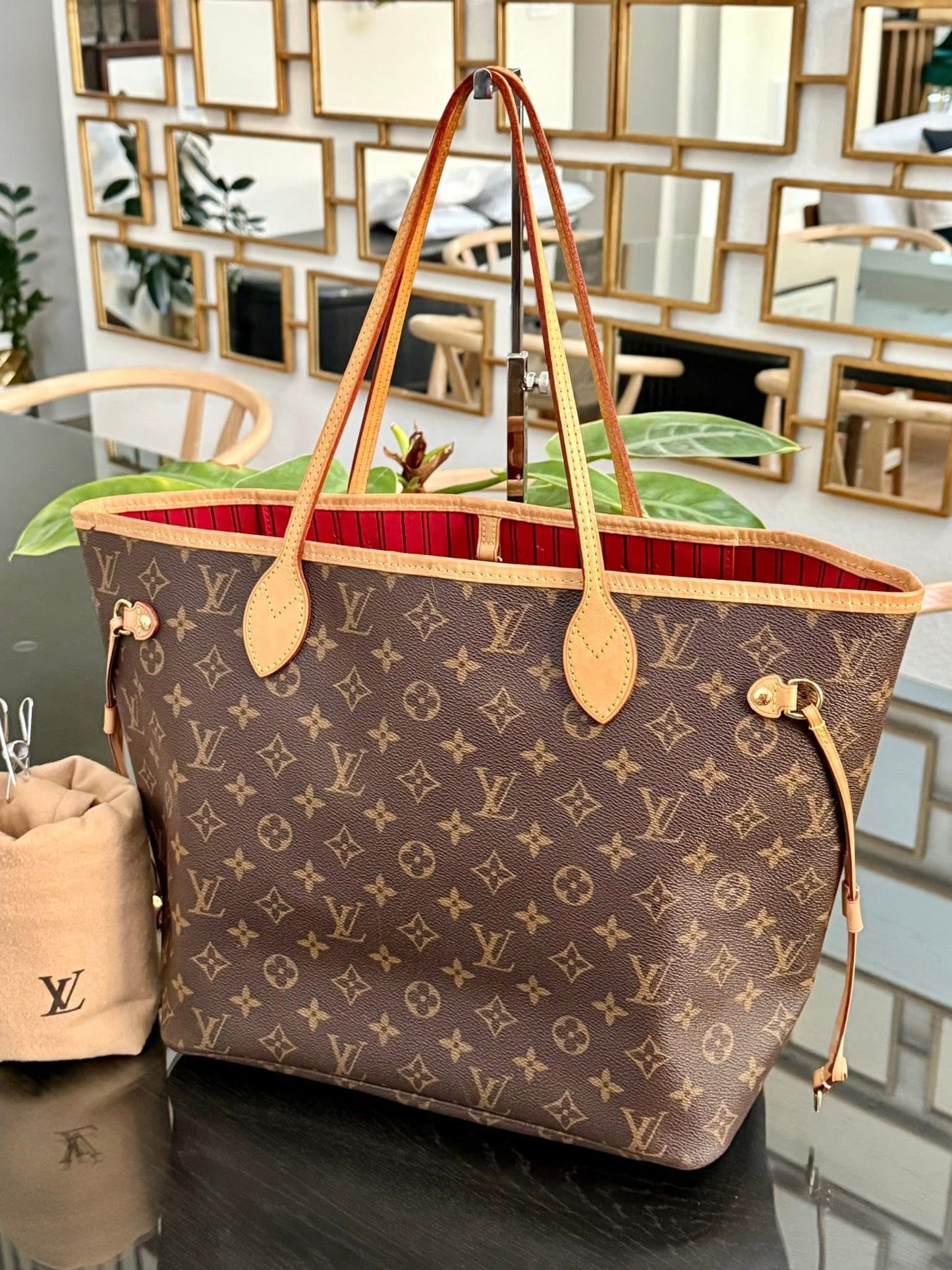 Neverfull MM Monogram in Cerise interior with Dustbag and Insert Organizer 🌺 📅 Year: 2018