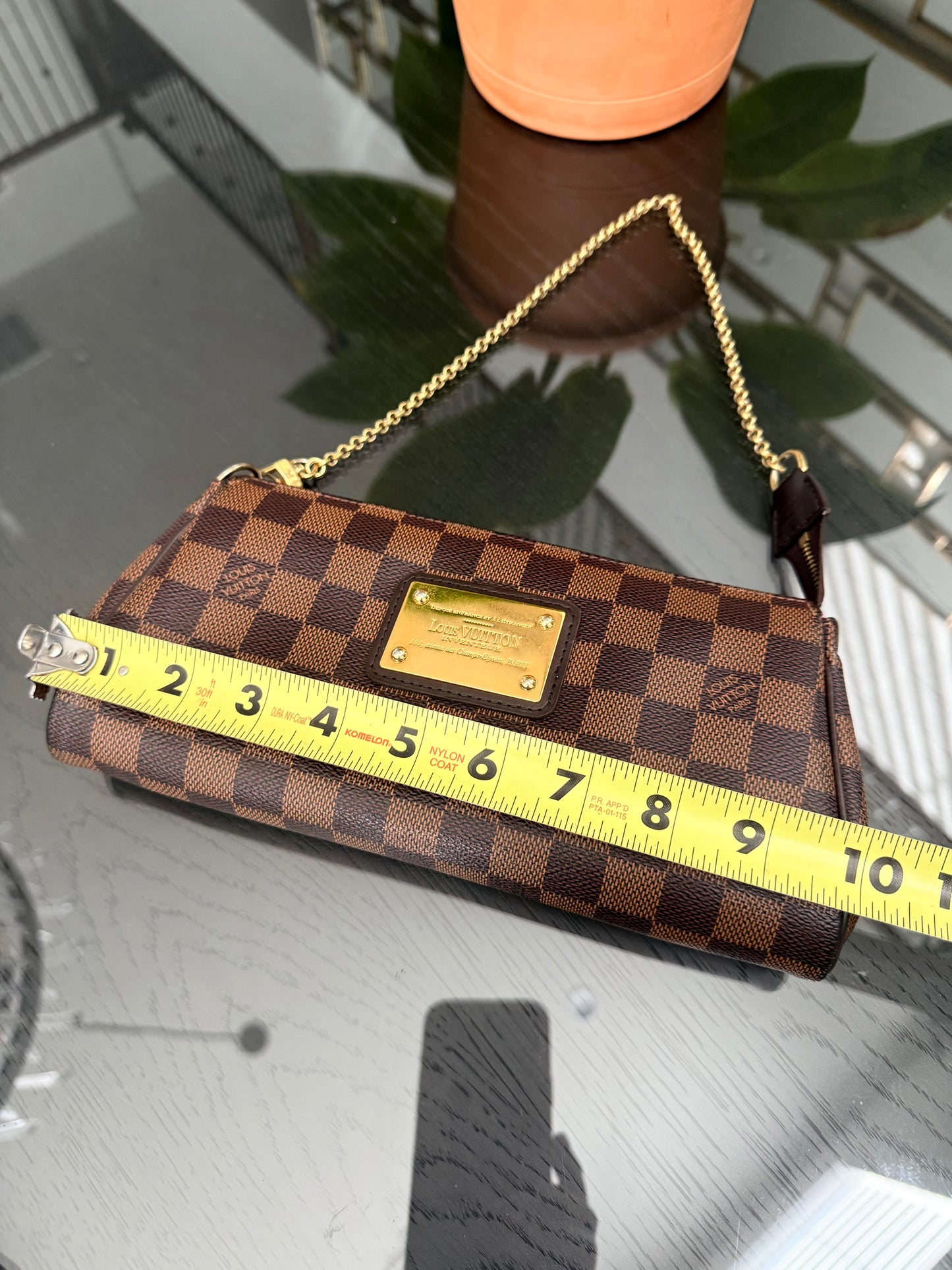 Eva Clutch in DE with Dustbag,Box and Paper bag
🗓️ Year: 2015