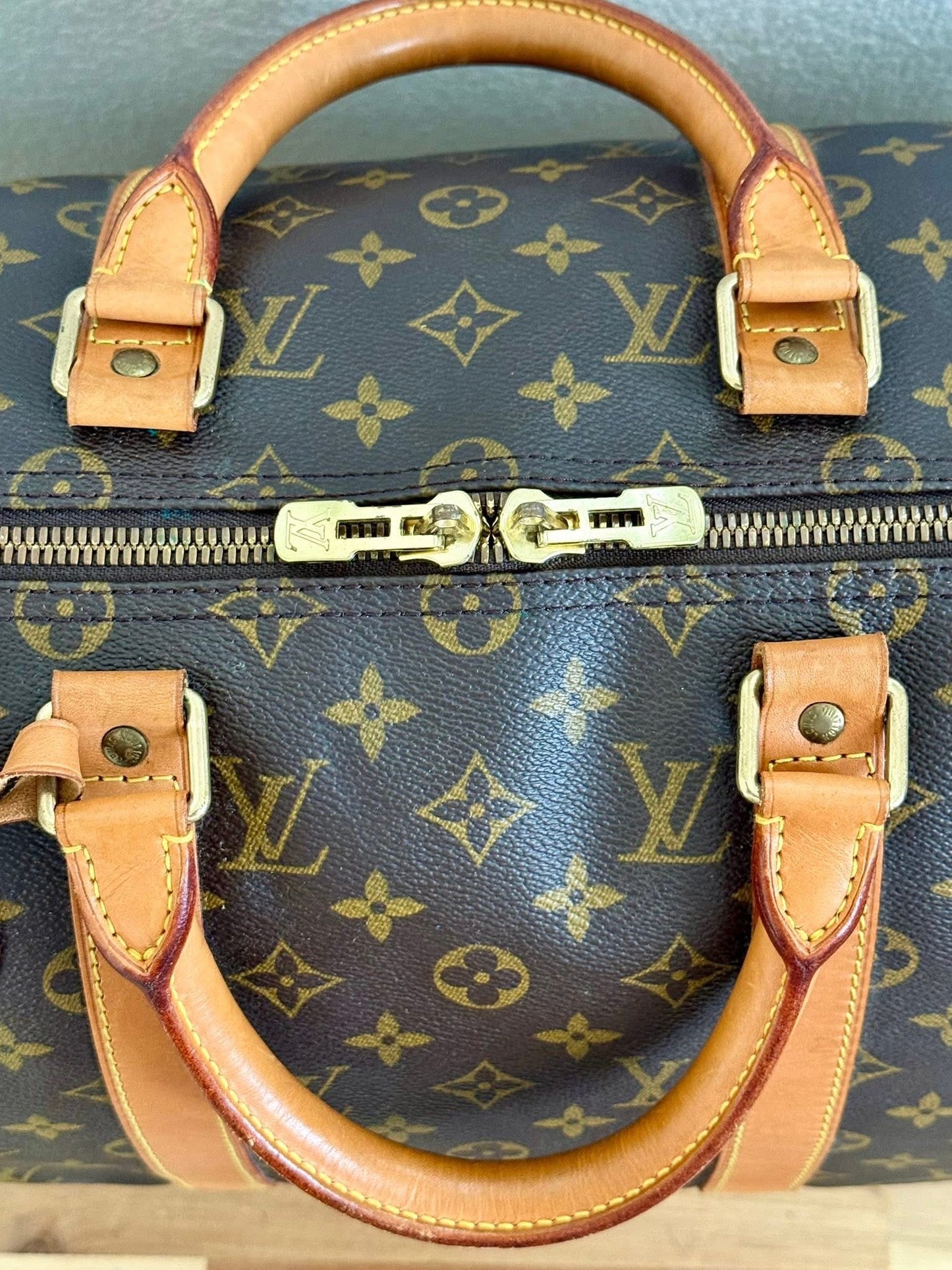 Keepall 50 Bandoulier with Luggage Tag and Poignet 📅 Year: 1995