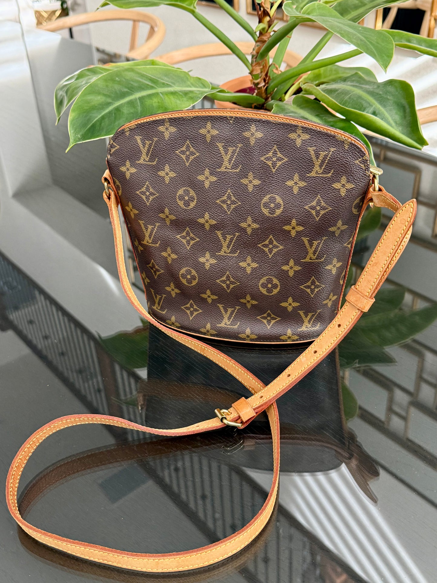 Drouot Crossbody 📅 Year: 1997