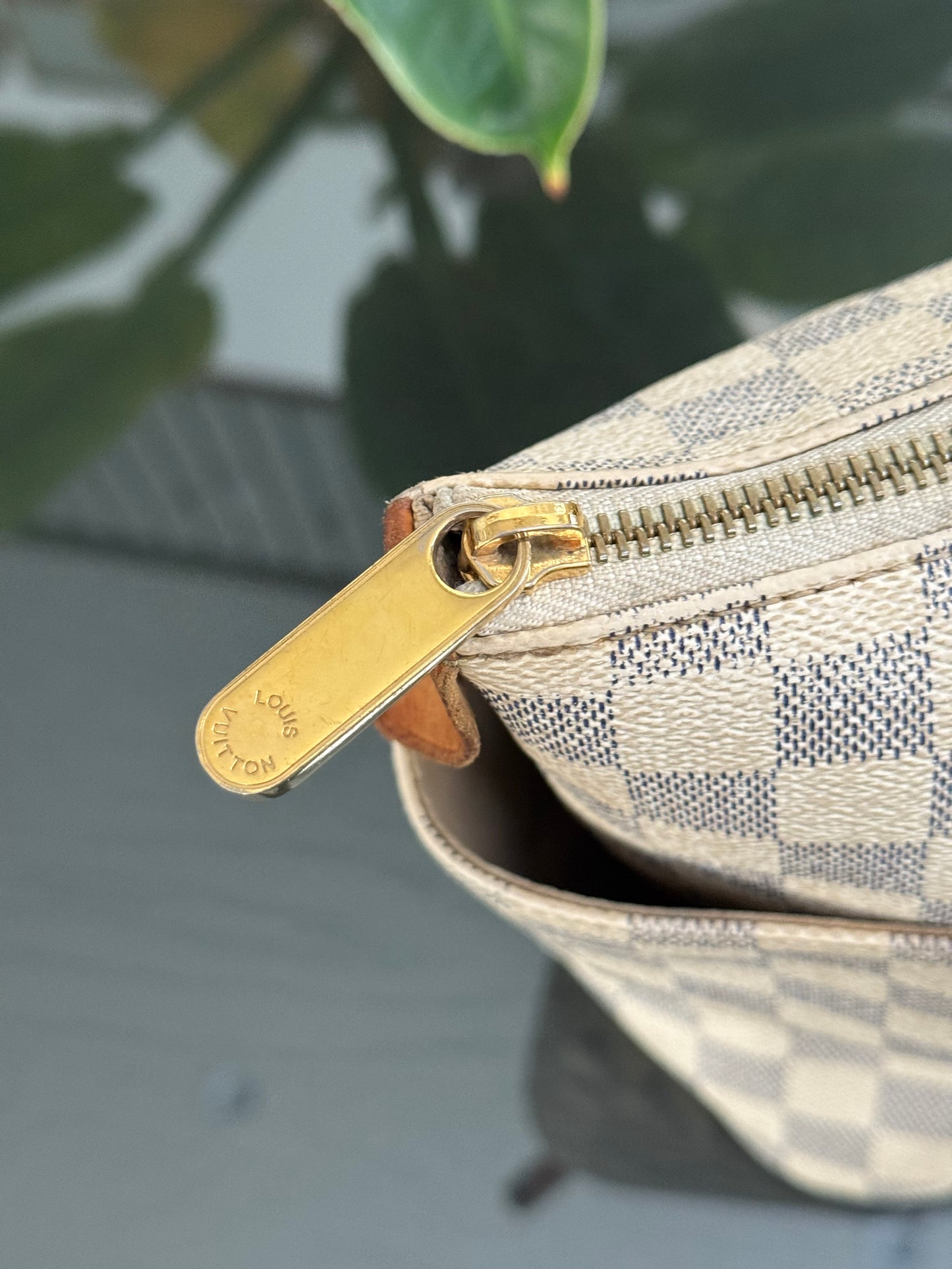 Totally PM Azur with Dustbag 📅 Year: 2011