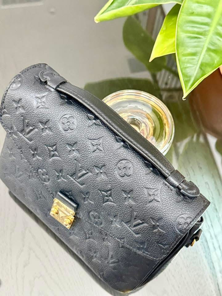 Pochette Metis Emptiente Noir with Box, Dustbag, Insert Organizer, Box and Paper bag -Microchip & Authenticed