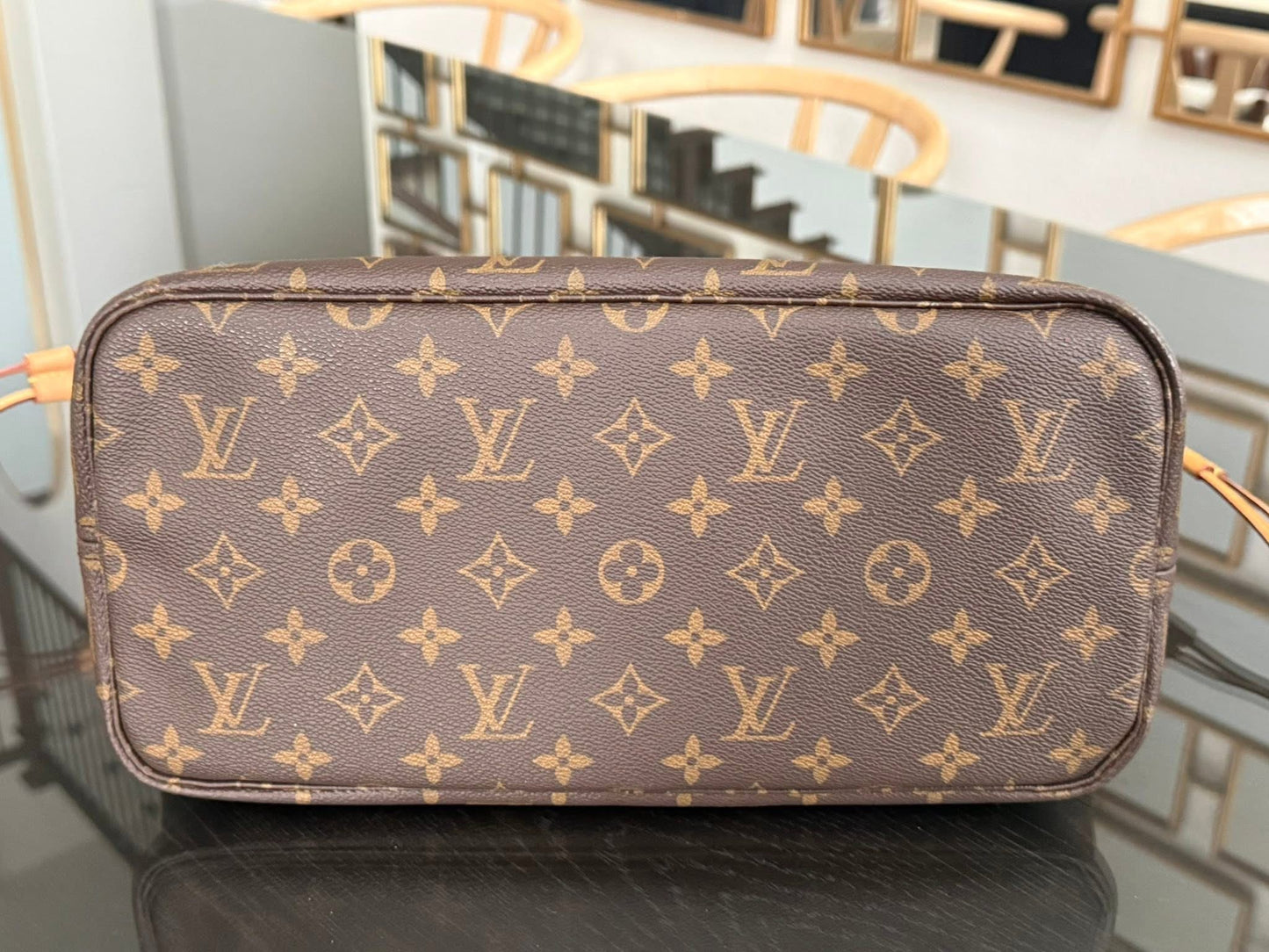 Neverfull MM with Dustbag 📅 Year: 2021