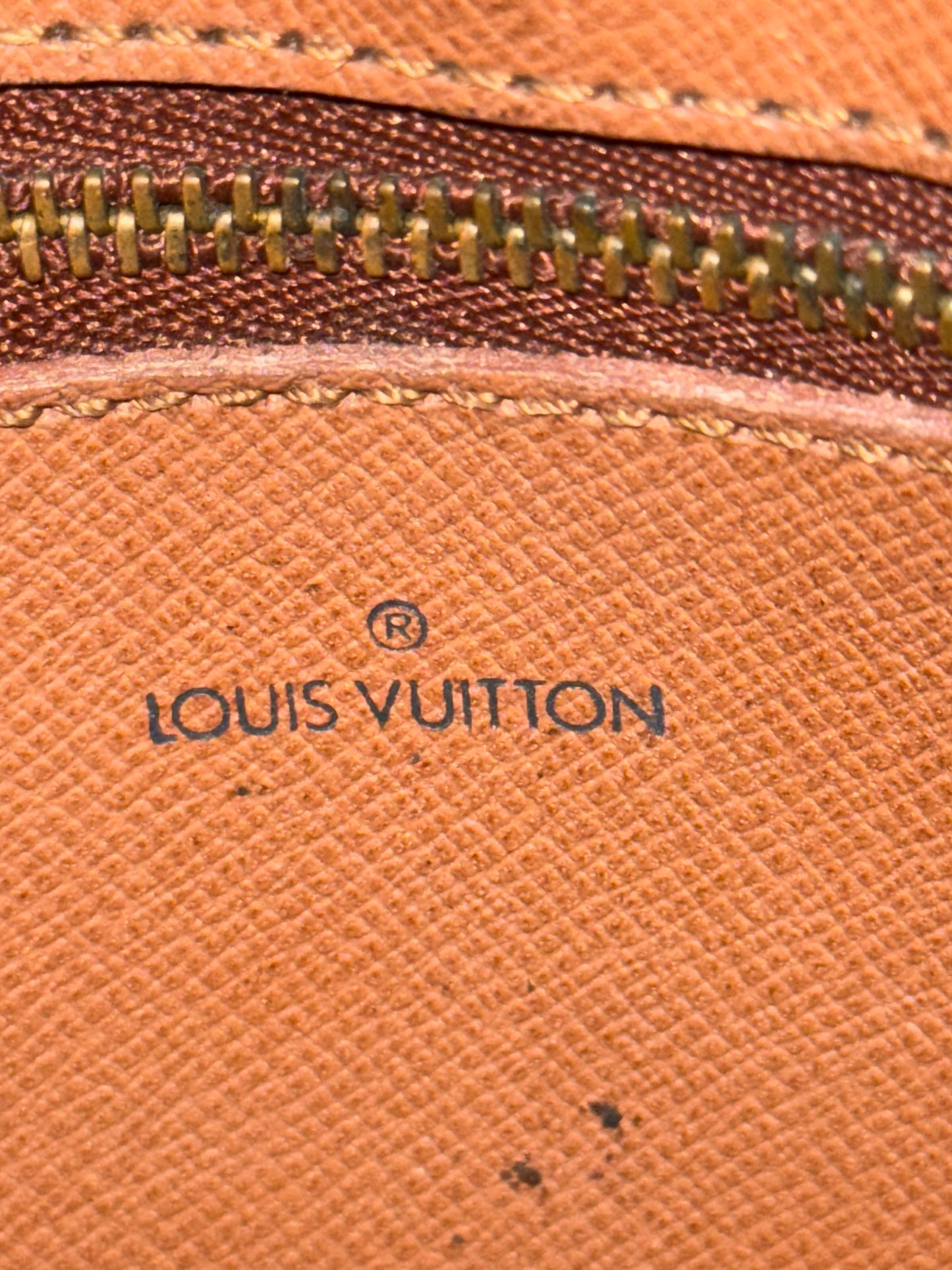 Jeaunefille MM Crossbody 📅 Year: 1990