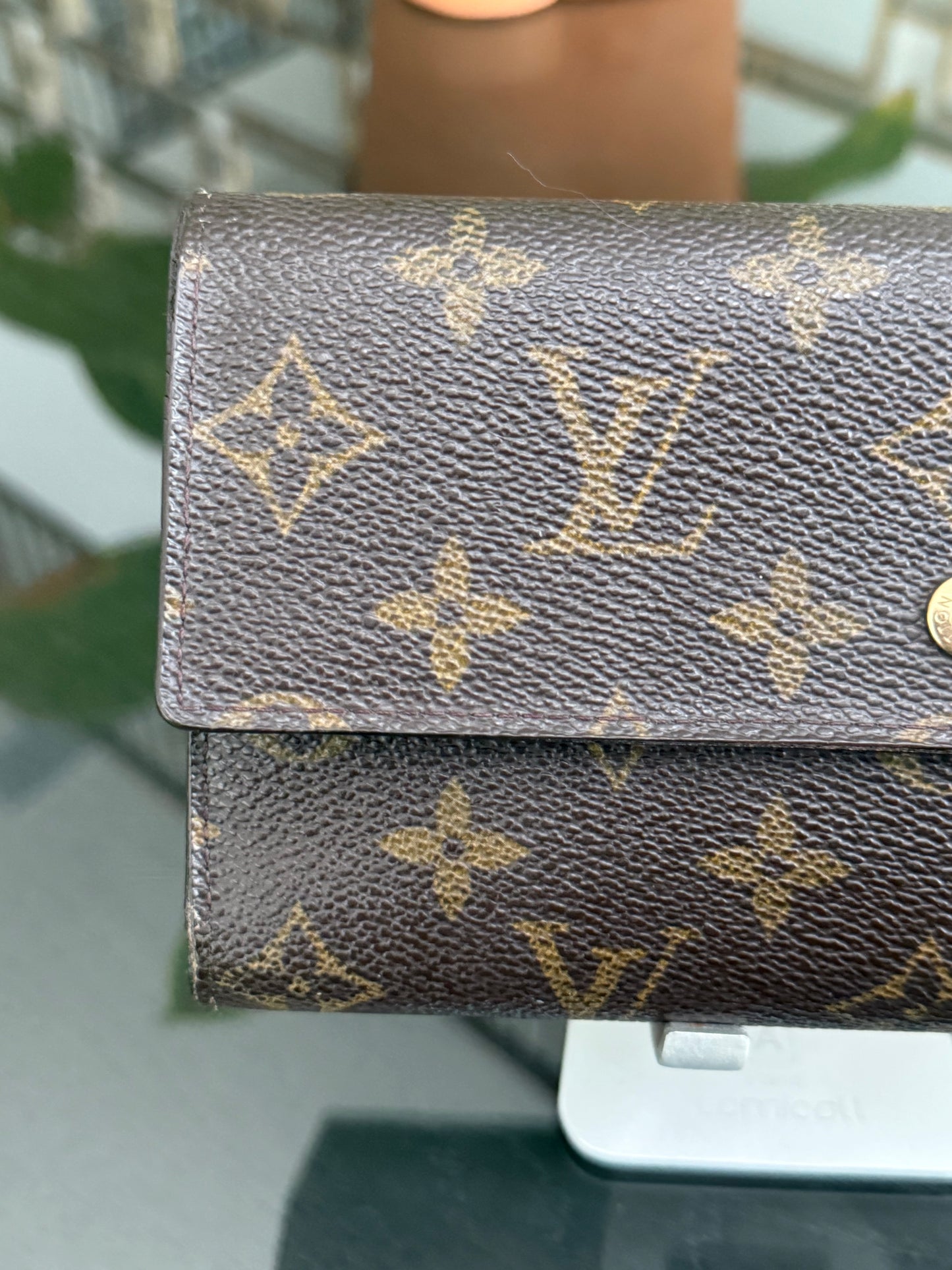 International Wallet with 8 Cardholders 🗓️ Year: 2000