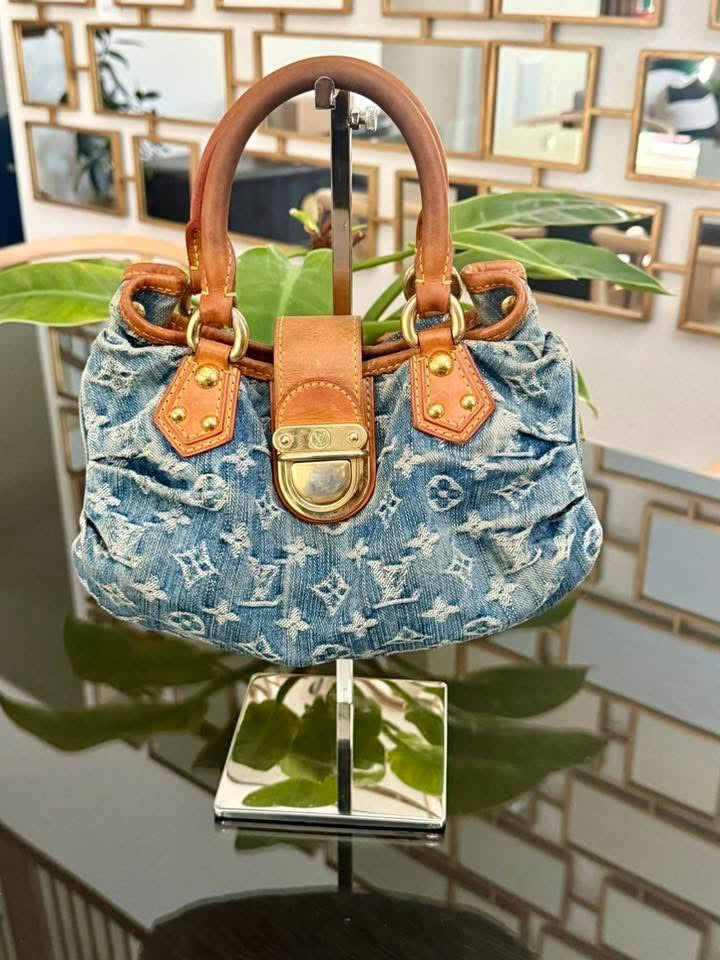 Denim Pleaty Handbag in Blue 📅