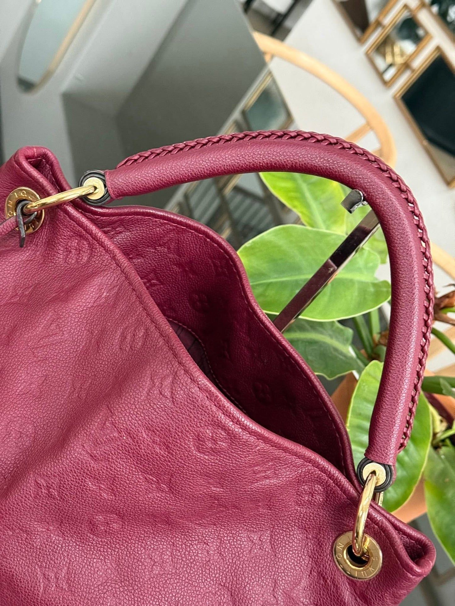 Artsy MM Empriente in Burgundy with Dustbag and Insert Organizer 📅 Year: 2017