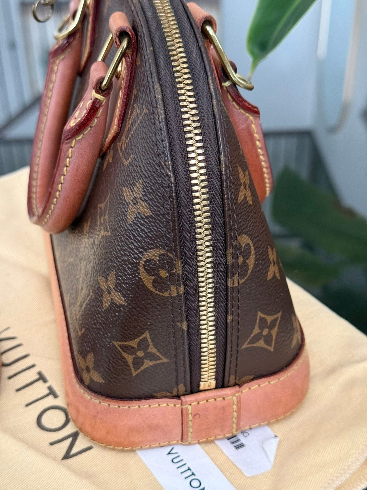 Alma BB in Monogram with Lock 🔐 key, Original Strap, Insert Organizer, Box,Dustbag and Paper bag 🗓️ Year: 2020