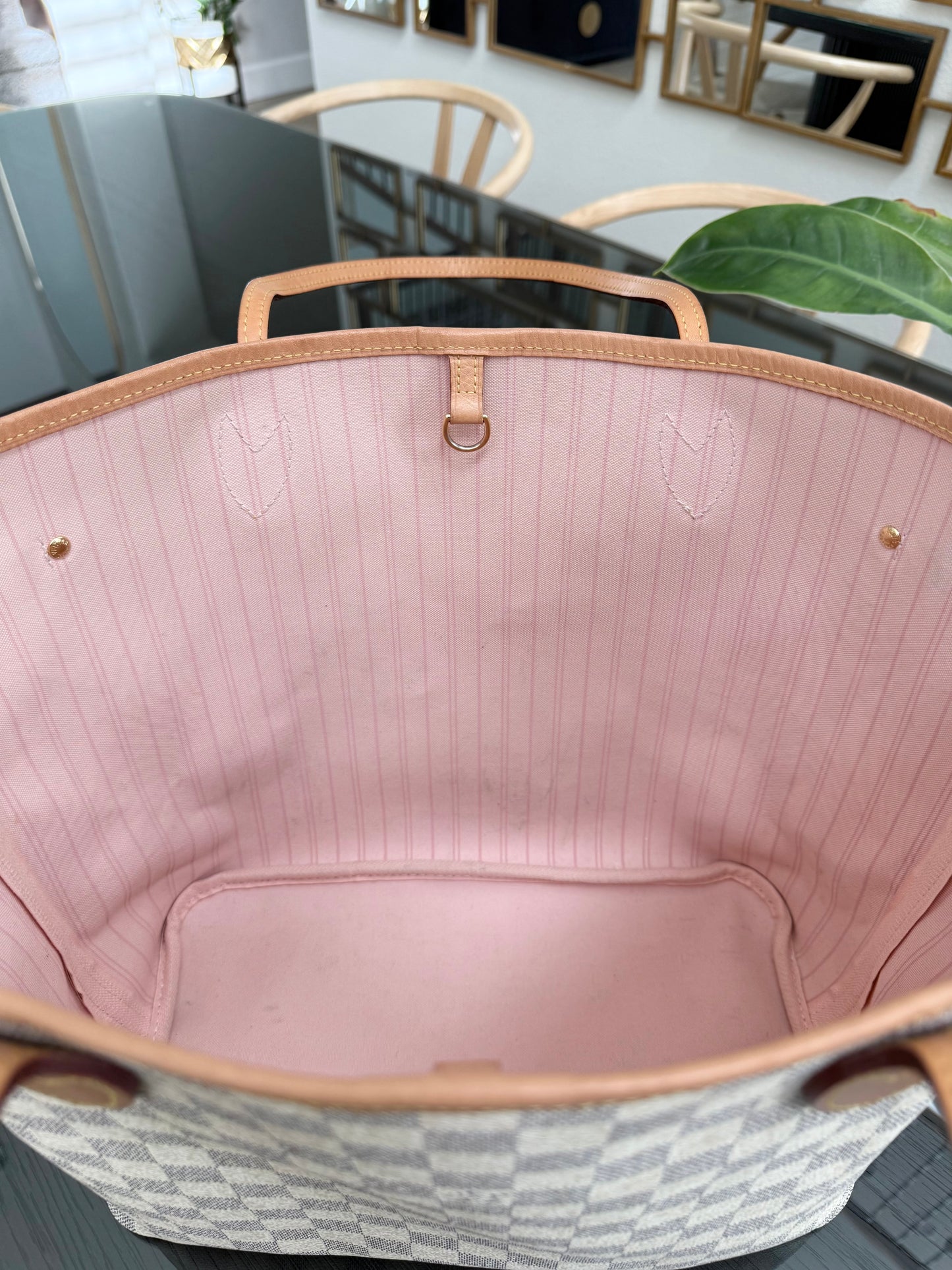 Neverfull MM Azur in Rose Ballerine with Dustbag 📅 Year: 2020
