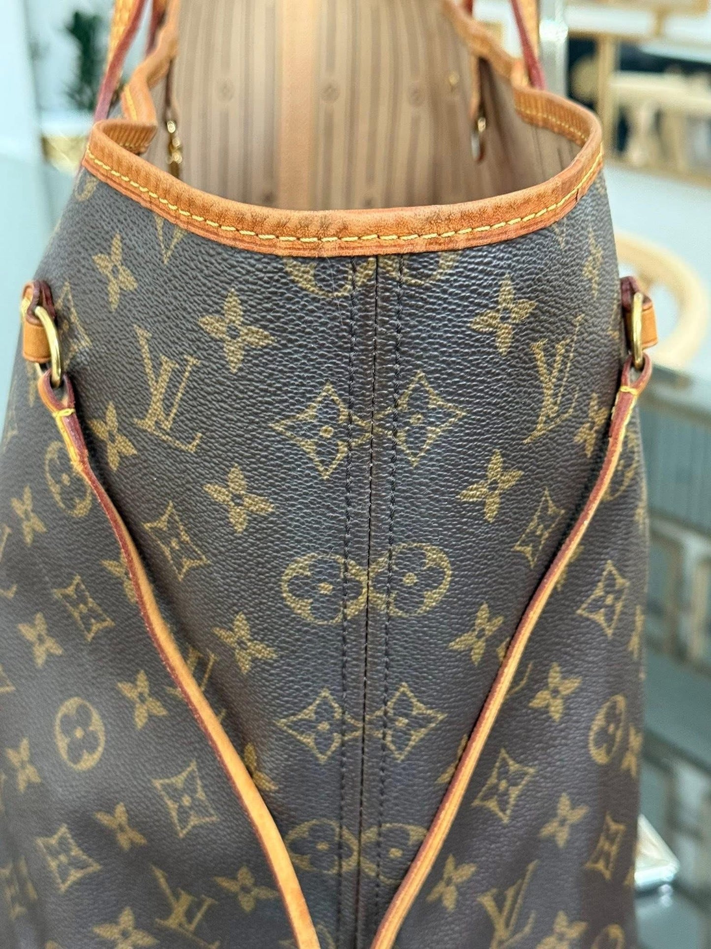 Neverfull GM with Dustbag and Insert Organizer 🗓️ Year: 2008