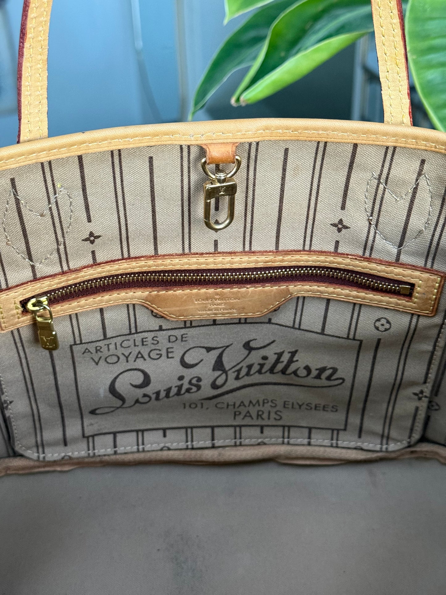Neverfull PM with Dustbag -🗓️ Year: 2009