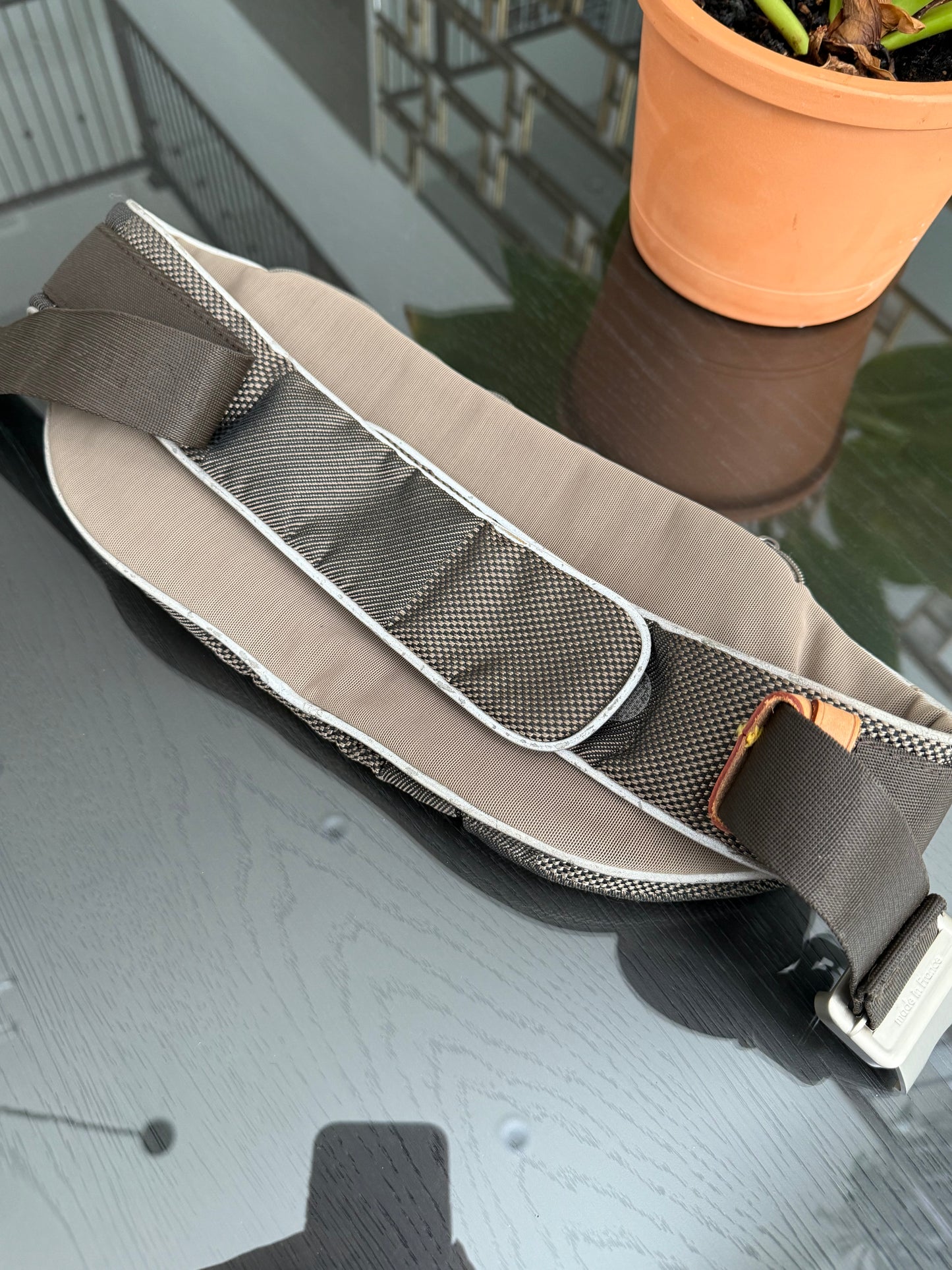 Damier Geant Ceinture Jogging Waist Bag -🗓️ Year: 2004