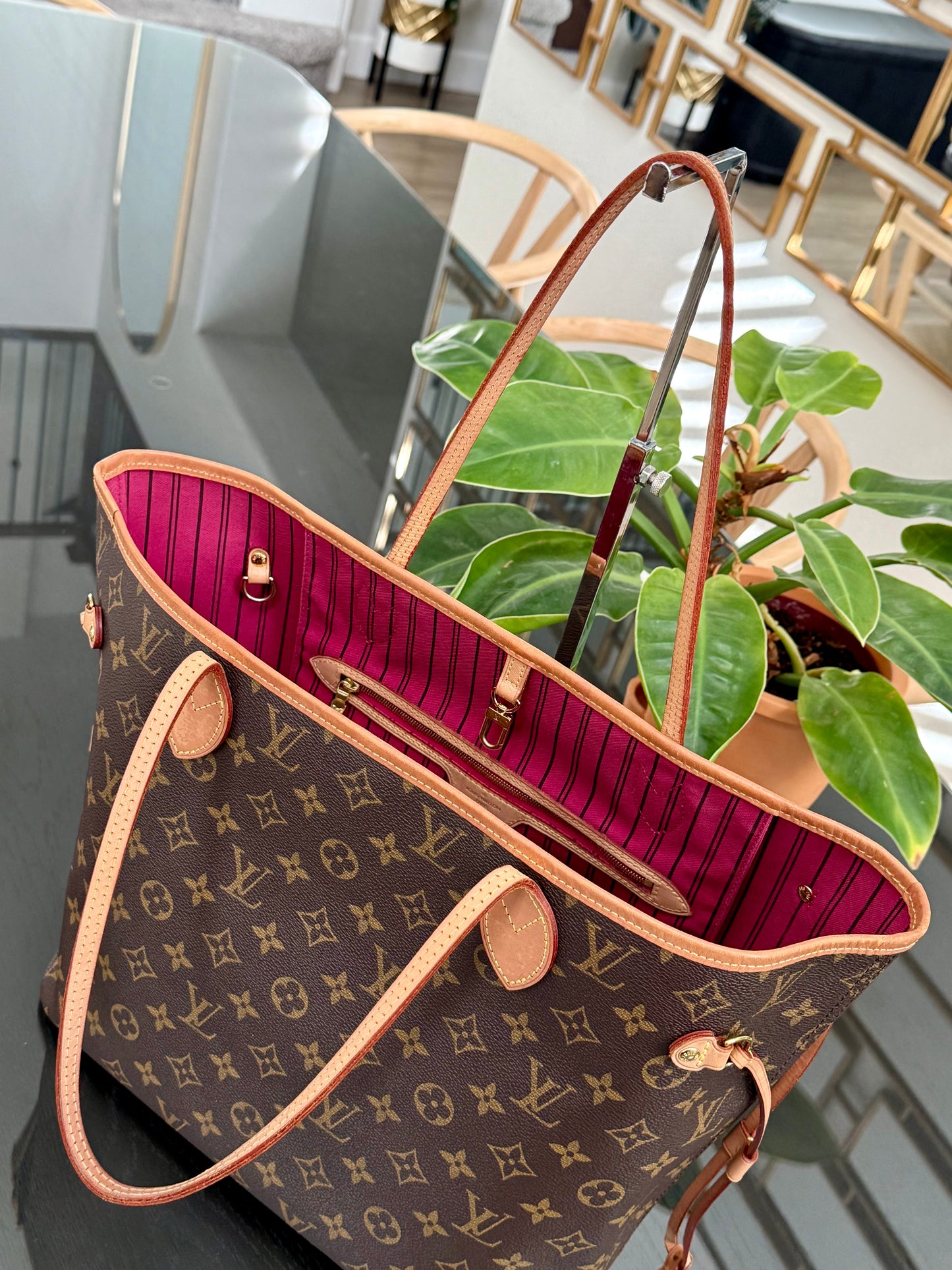 Neverfull MM Monogram in Peony with Dustbag 📅 Year: 2020