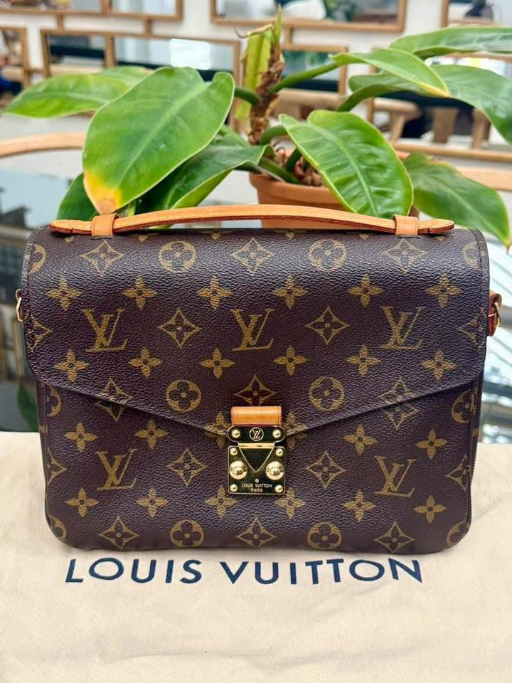 Pochette Metis in Monogram with Original Strap, Box, Dustbag and Paper bag 🗓️ Year 2017