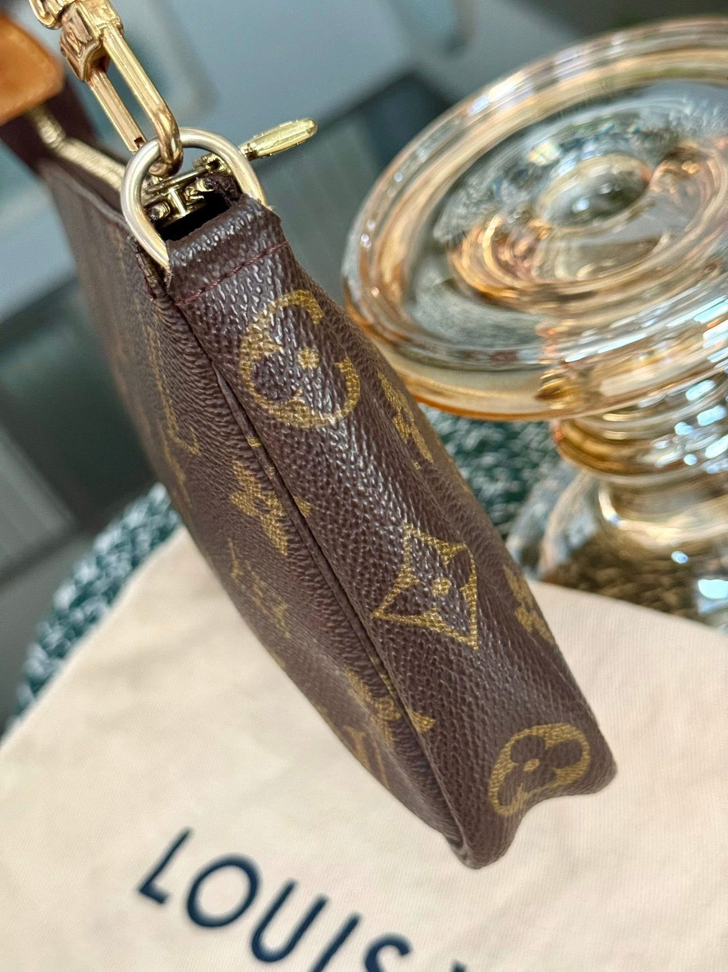Pochette Accessories with Dustbag 📅 Year: 1999