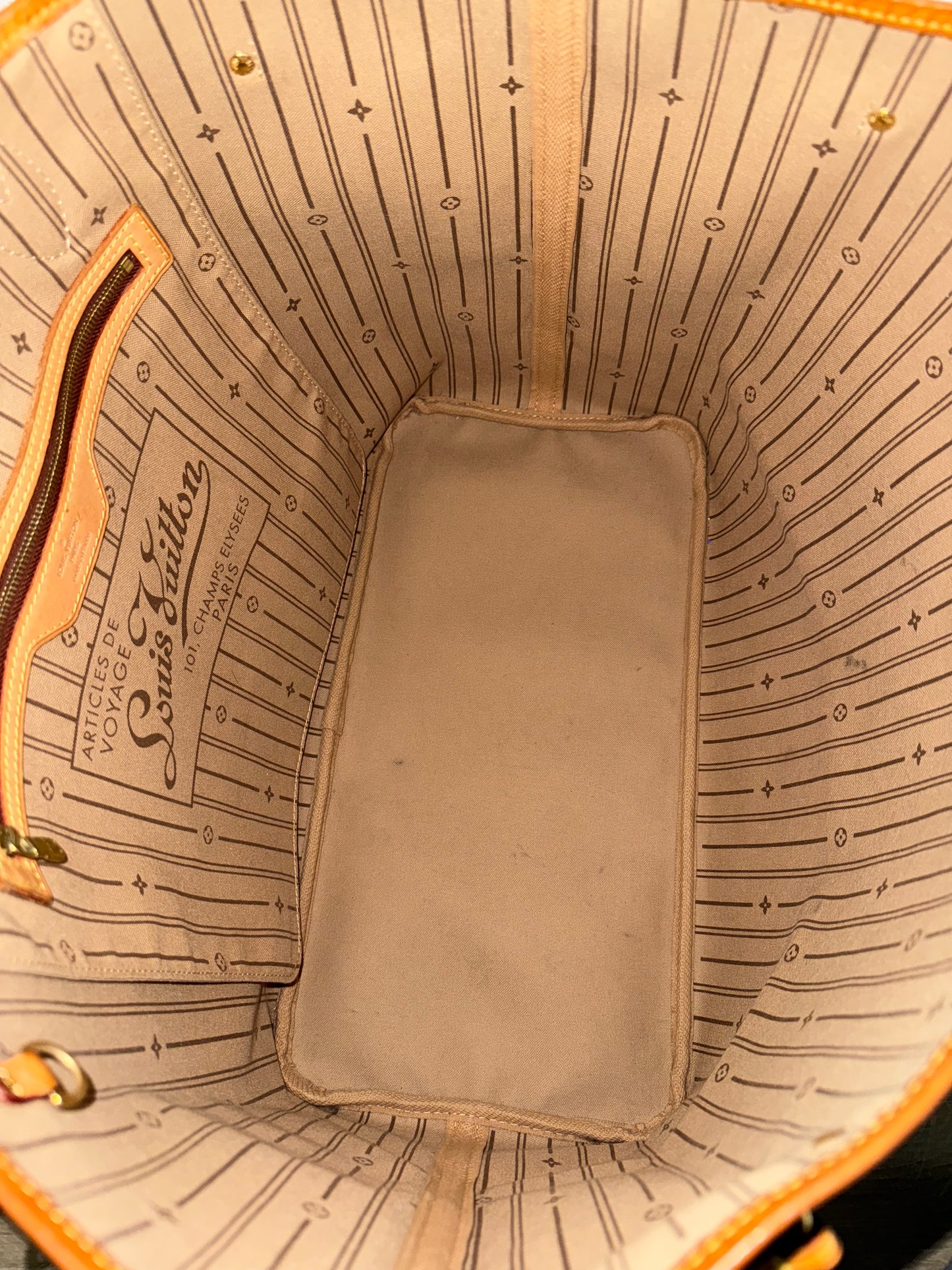 Neverfull GM with Dustbag and Insert Organizer 📅 Year: 2009