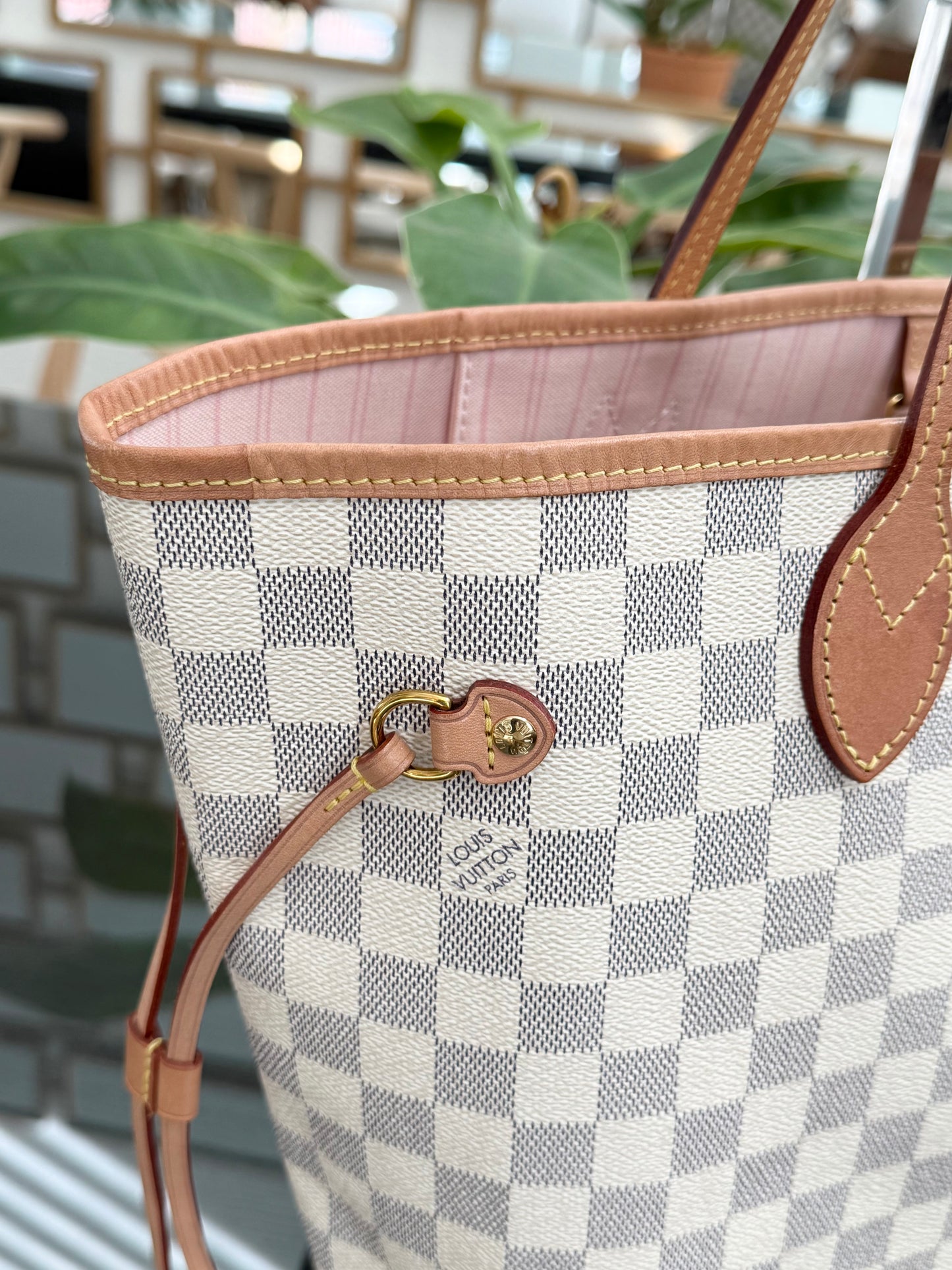 Neverfull MM Azur in Rose Ballerine with Dustbag 📅 Year: 2020