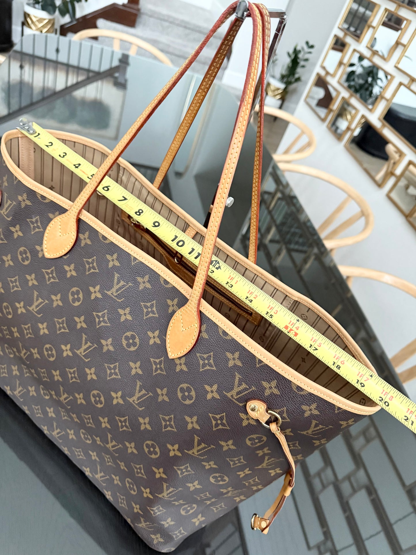 Neverfull GM in Monogram with Dustbag and Insert Organizer 📅 Year: 2007