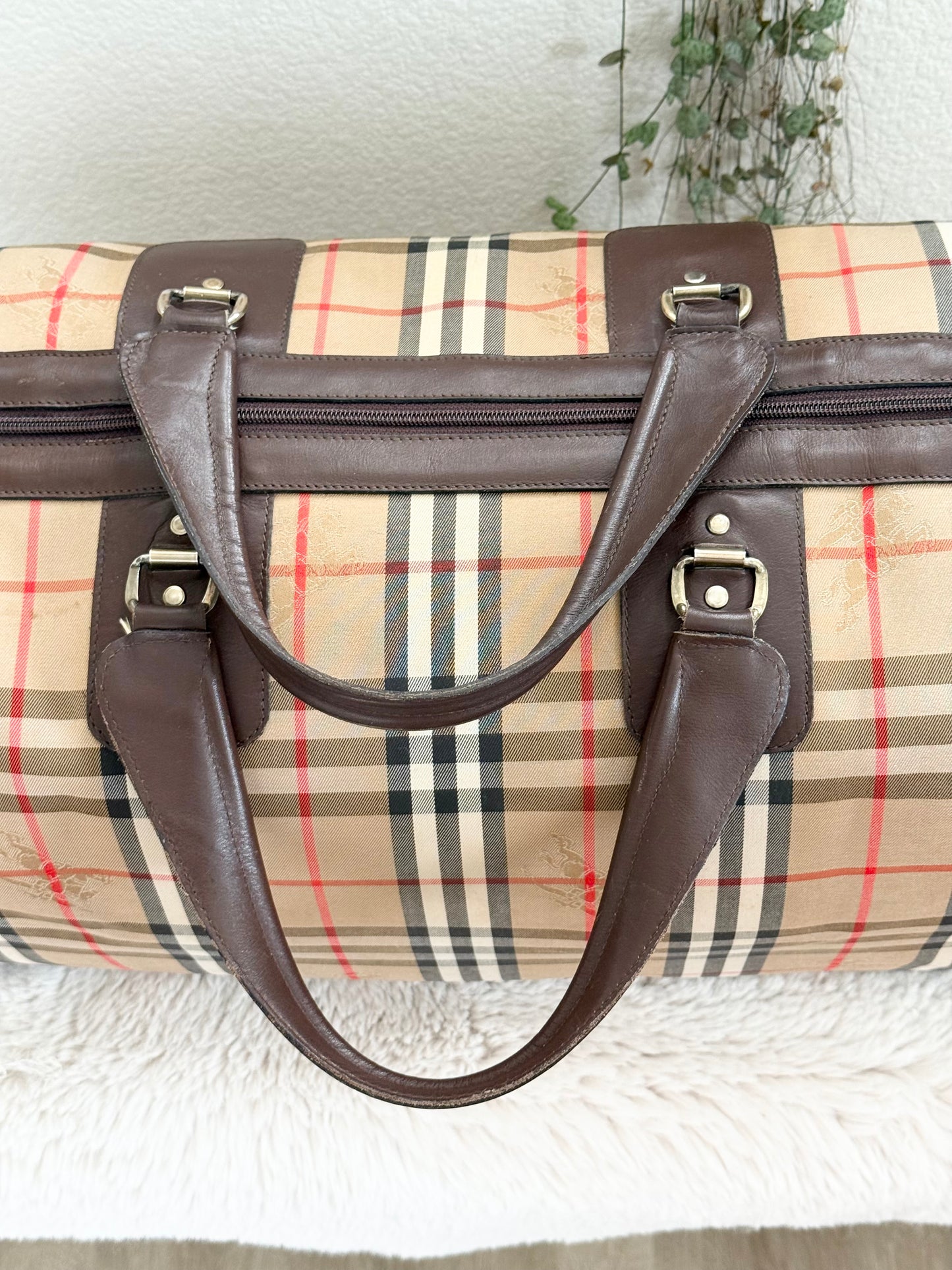 Burberry Duffle/ Travel Bag 📅