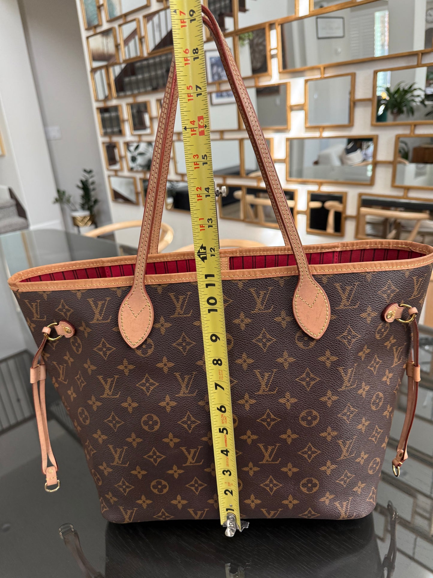Neverfull MM Monogram in Cerise interior with Dustbag and Insert Organizer 📅 Year: 2020