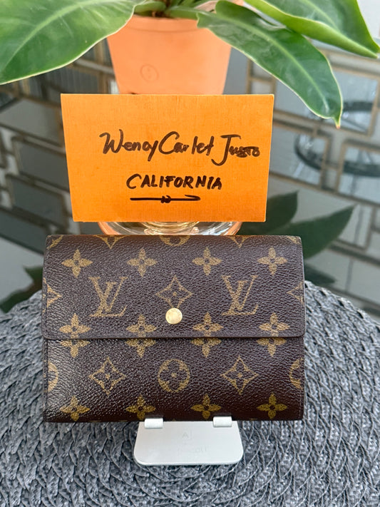 Etui Wallet Passport Holder in Monogram with 6 Cardholders 🗓️ Year: 1998