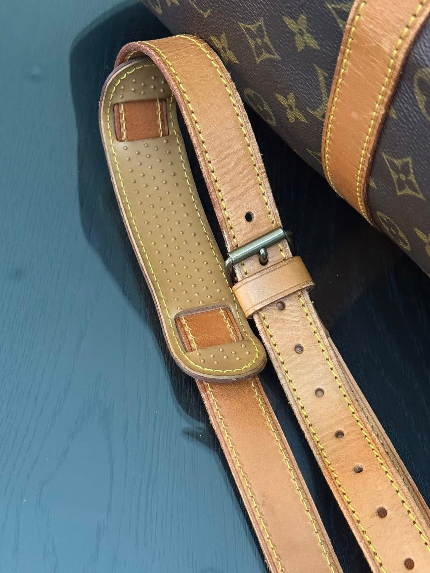 Keepall 55 Bandoulier with Original Strap, Luggage tag and Poignet 🗓️ Year: 1988
