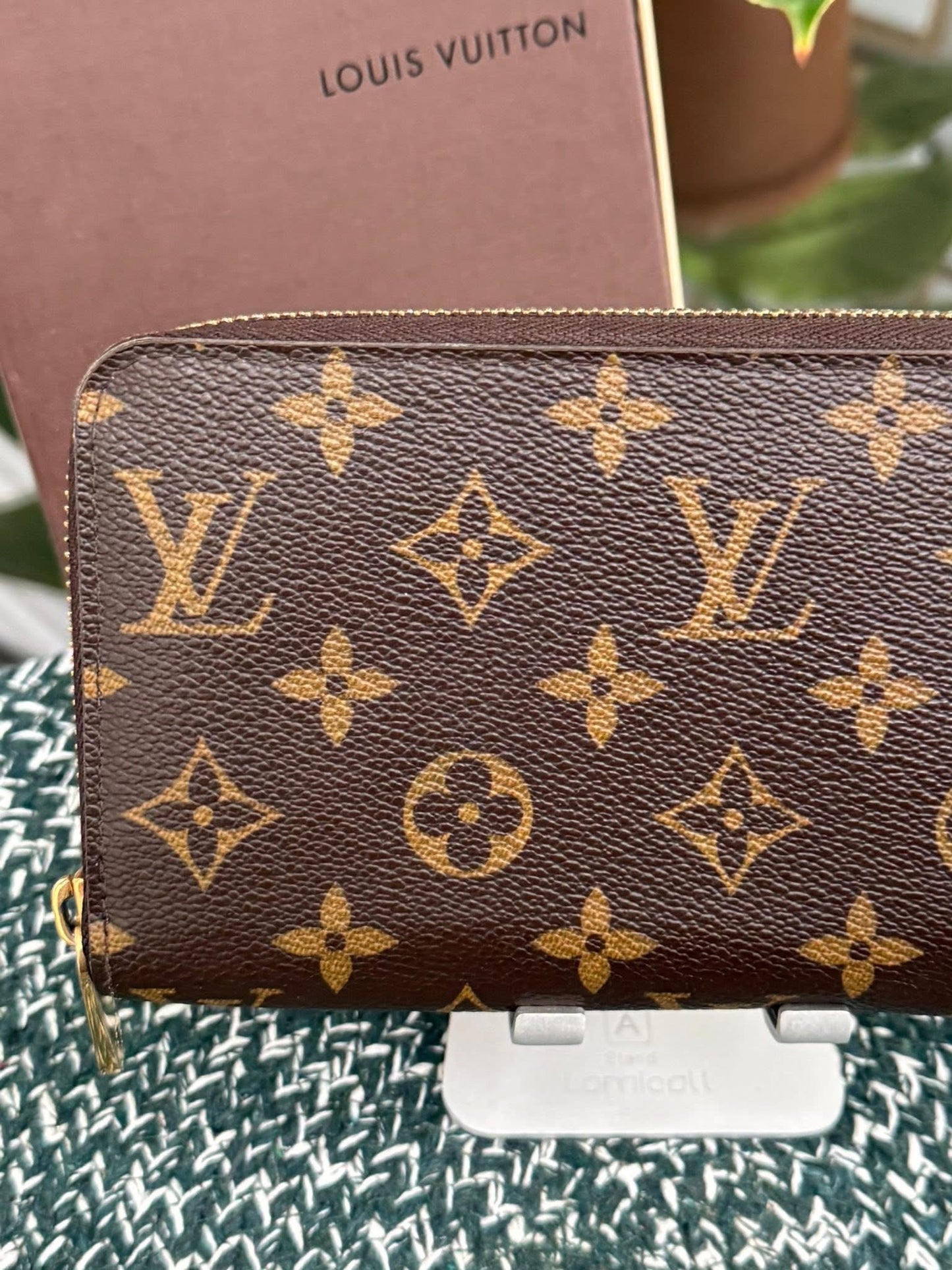 Zippy Long Wallet in Monogram with box 🗓️ Year: 2009