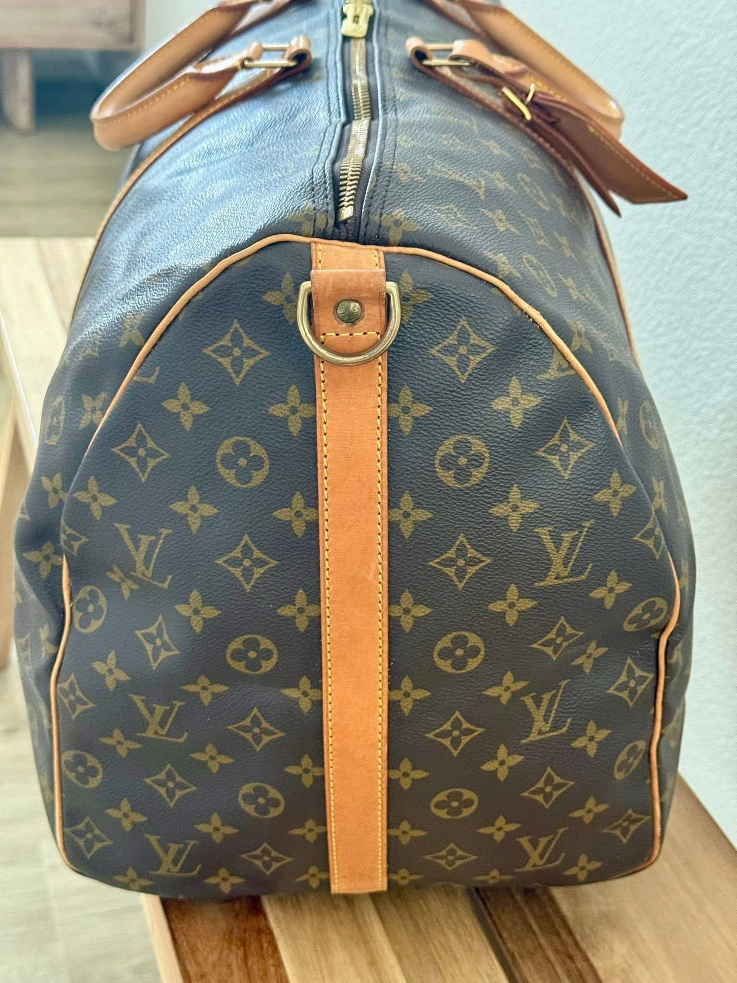 Keepall 60 Bandoulier with Original Strap, Luggage Tag and Poignet 📅 Year: 1994