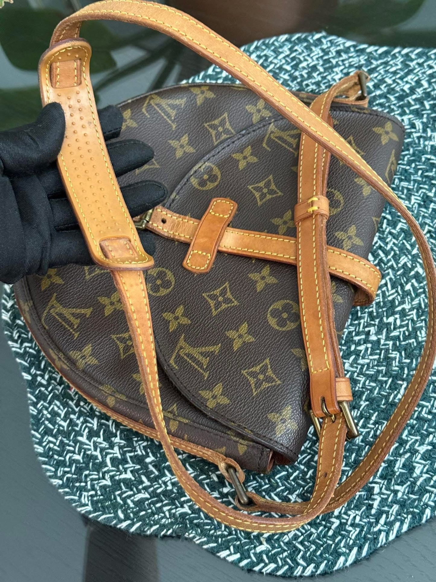 Chantilly MM Crossbody Bag 📅 Year: 1990