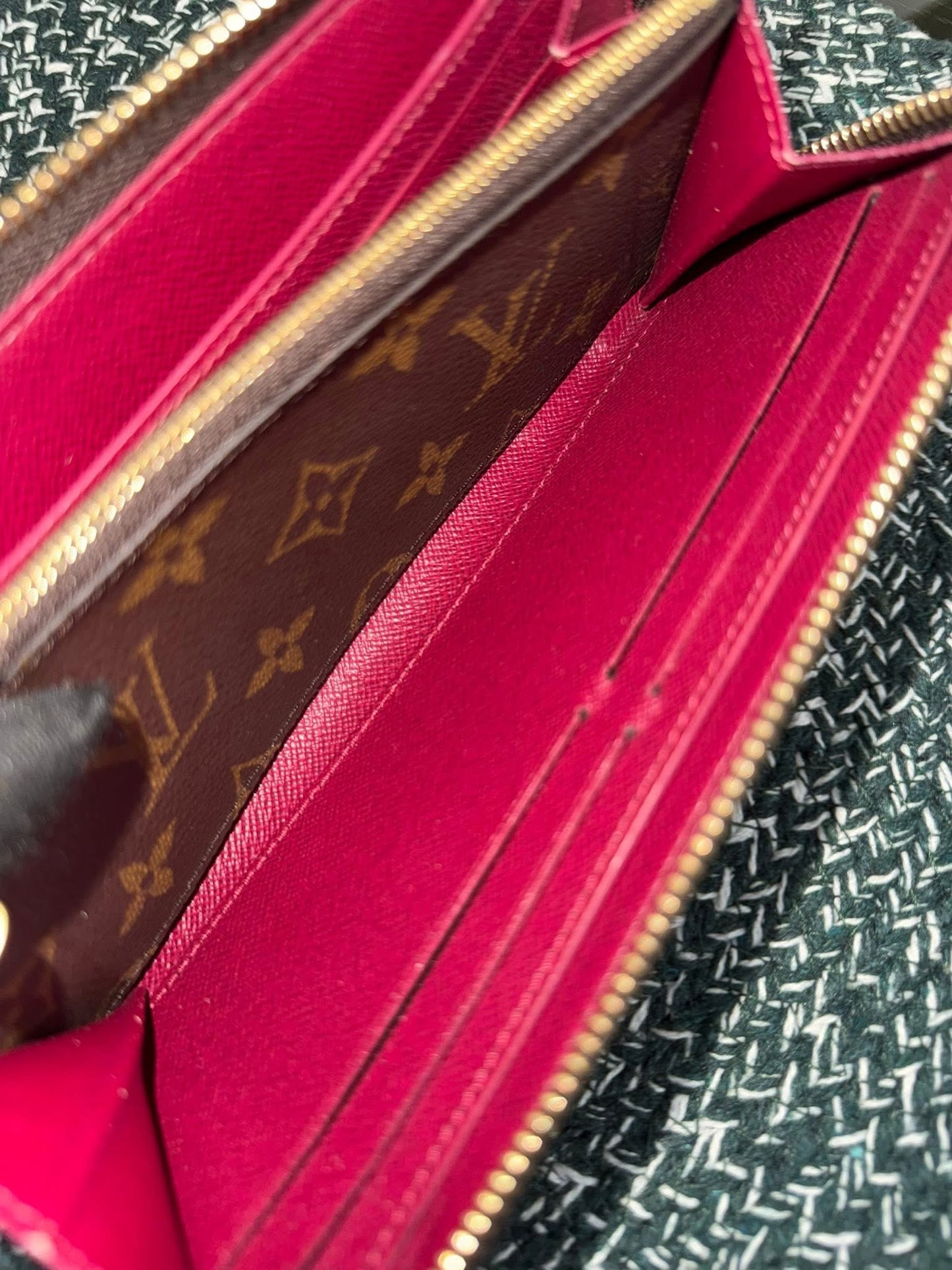 Clemence Wallet in Peony with Dustbag 🗓️ Year 2020