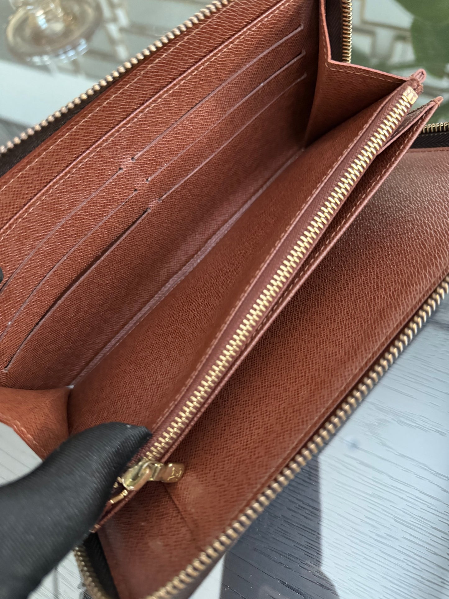Zippy Wallet Organizer 📅 Year: 2008