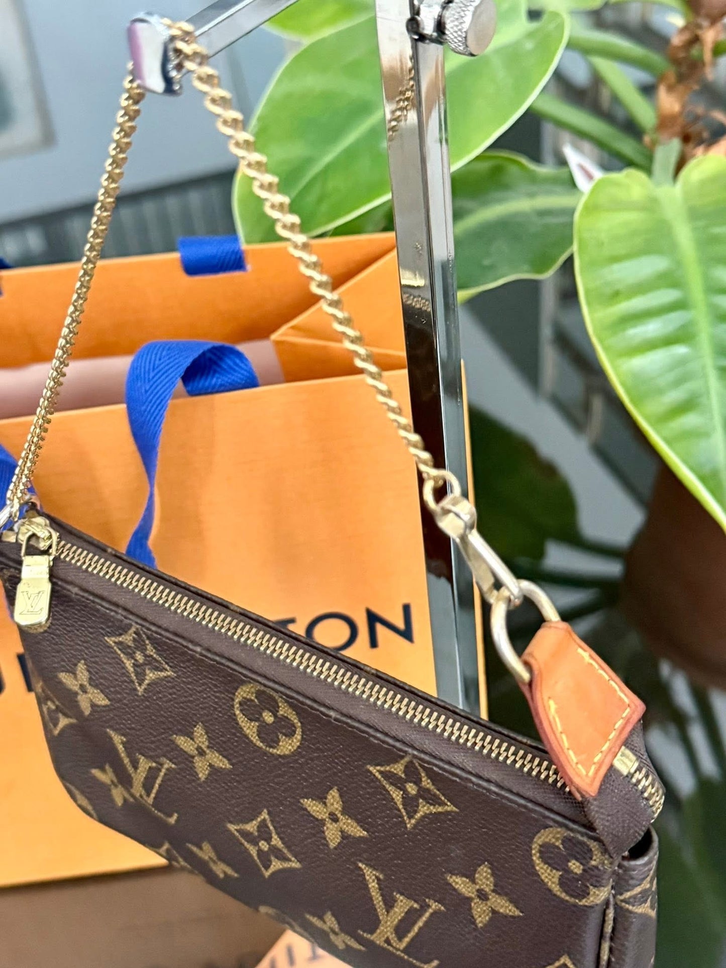 Monogram Bucket Pochette - 📅 Year: 2003