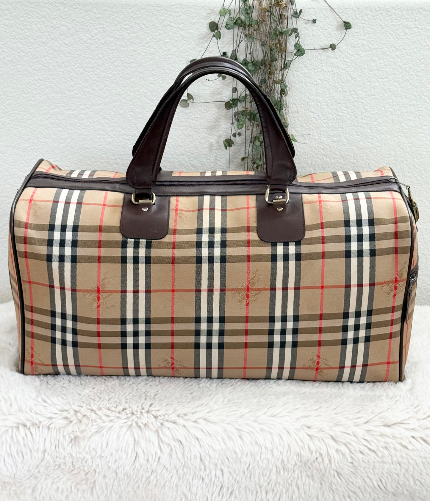 Burberry Duffle/ Travel Bag 📅