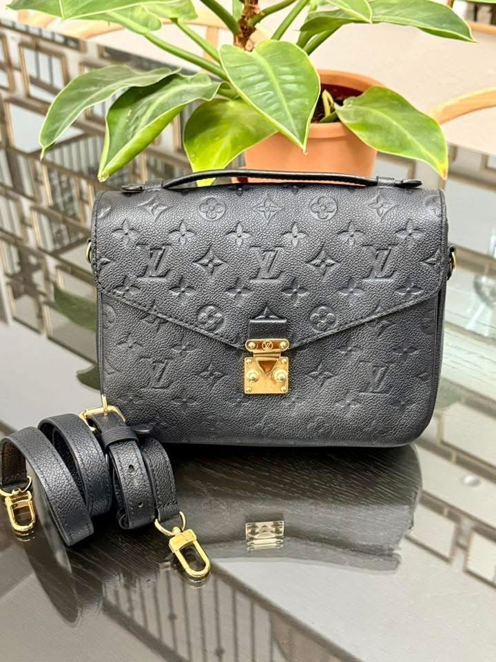 Pochette Metis Emptiente Noir with Box, Dustbag, Insert Organizer, Box and Paper bag -Microchip & Authenticed