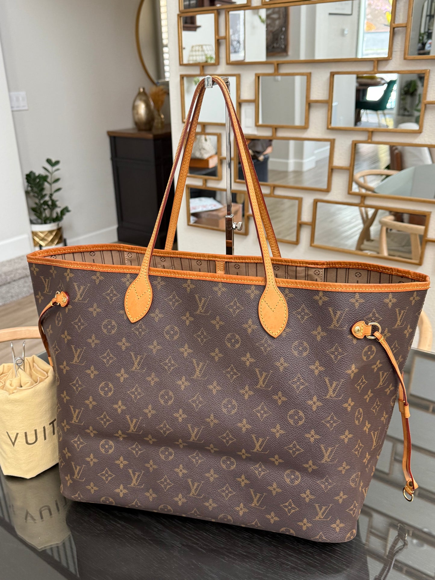 Neverfull GM with Dustbag and Insert Organizer 📅 Year: 2009