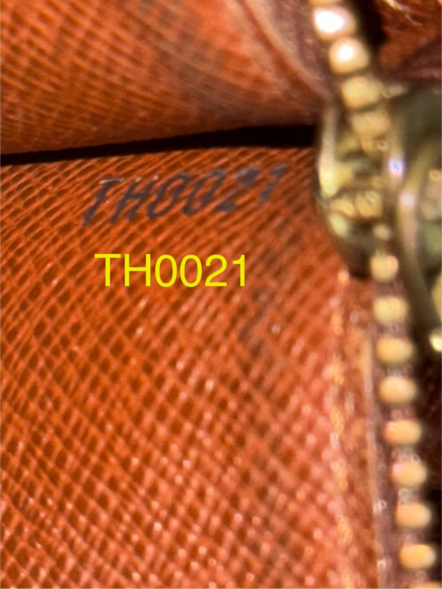 Sarah Wallet in Monogram with 2 Cardholders 🗓️ Year: 2001