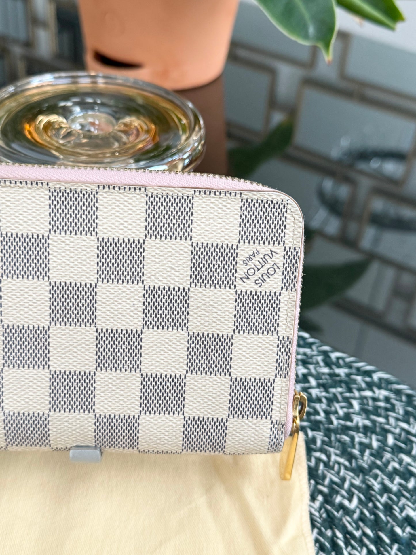 Zippy Long Wallet Azur in Rose Ballerine with Dustbag 🗓️ Year: 2018