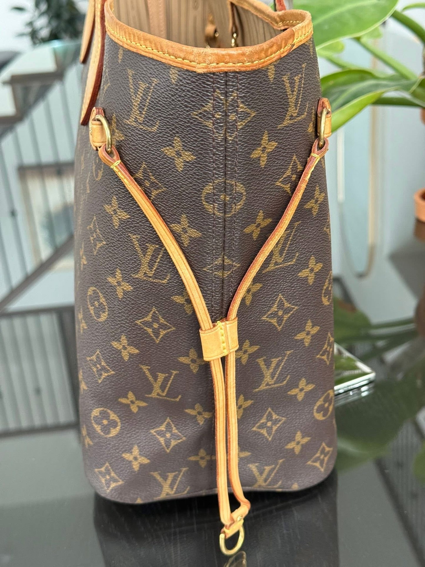 Neverfull MM in Monogram with Dustbag 📅 Year: 2007