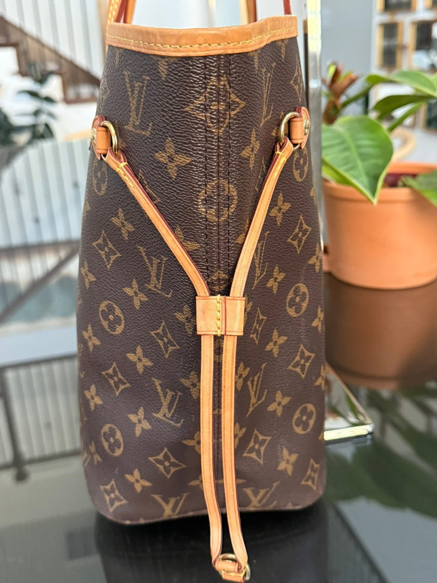 Neverfull MM Monogram in Cerise interior with Dustbag and Insert Organizer 🌺 📅 Year: 2018