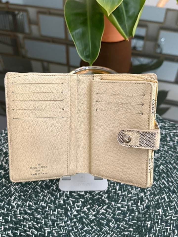 Kisslock Wallet in Azur 🗓️ Year: 2007