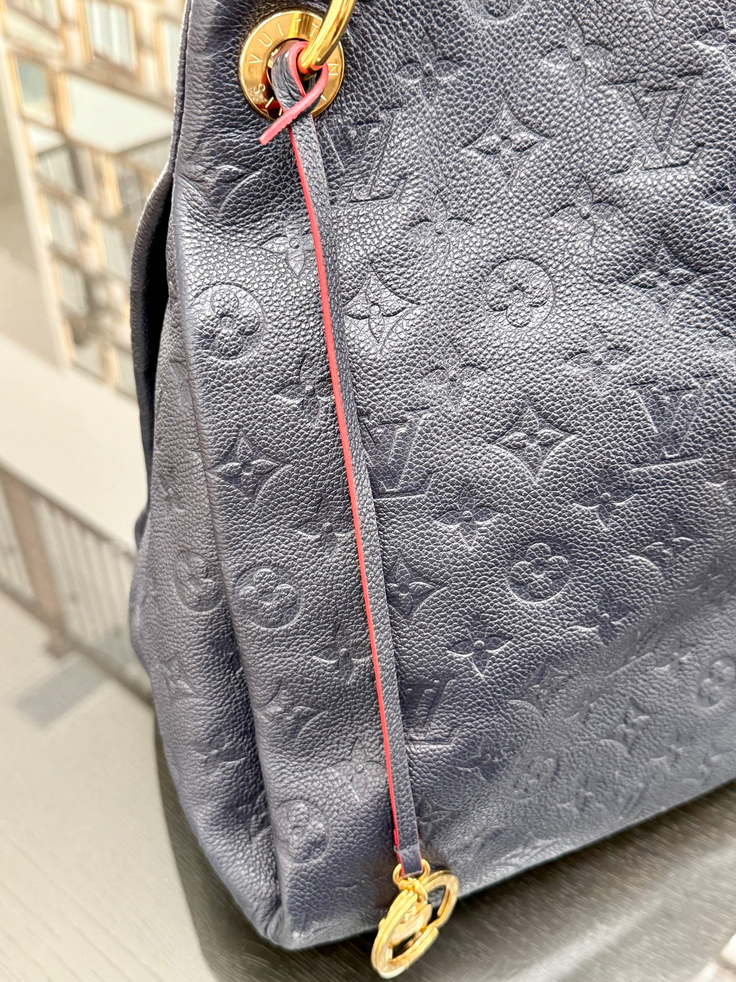 Artsy MM Empriente in Navy Blue with Dustbag- 📅 Year: 2020