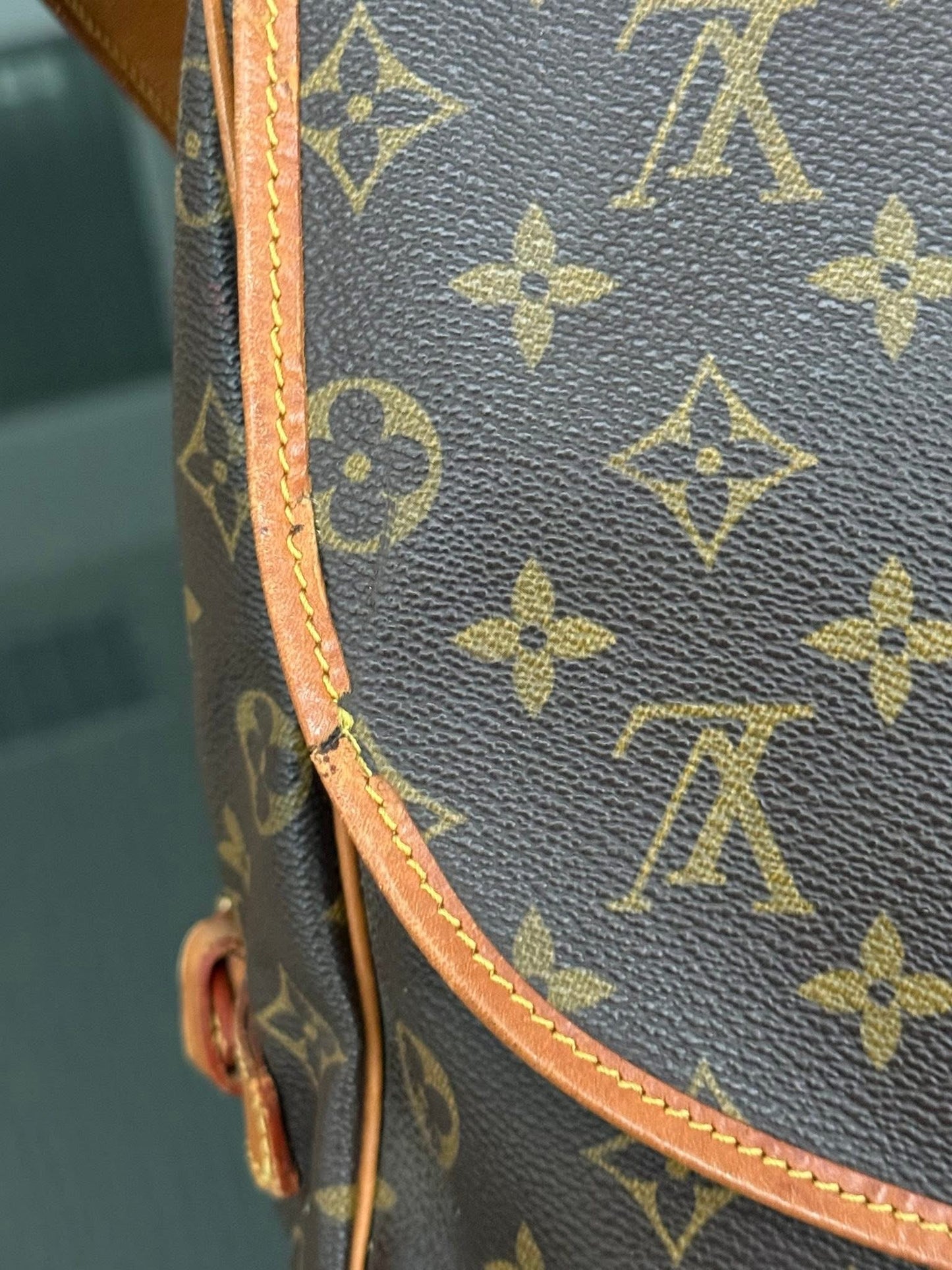 Saumur 35 Crossbody -🗓️ Year: 1989