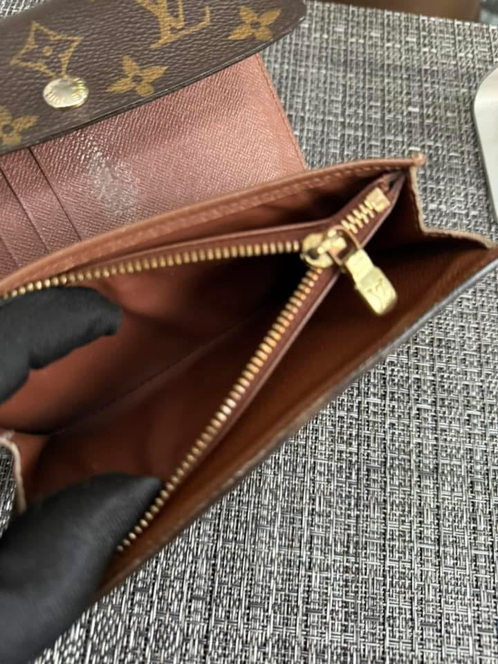 Alexandra Wallet with 14 Cardholders 🗓️ Year: 2007