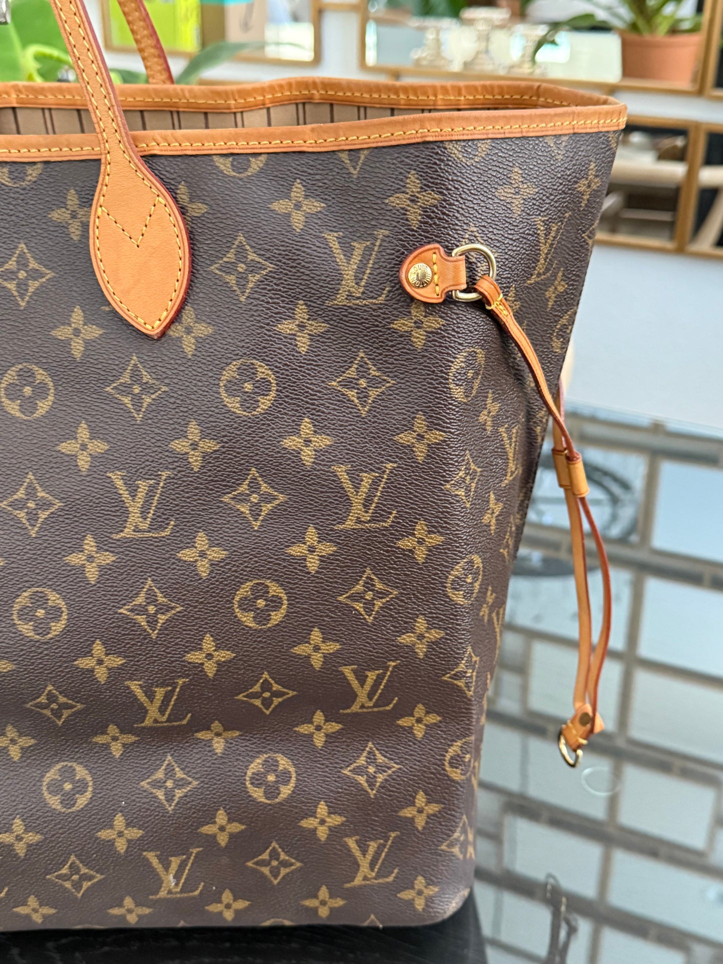 Neverfull GM with Dustbag and twilly -📅 Year: 2009