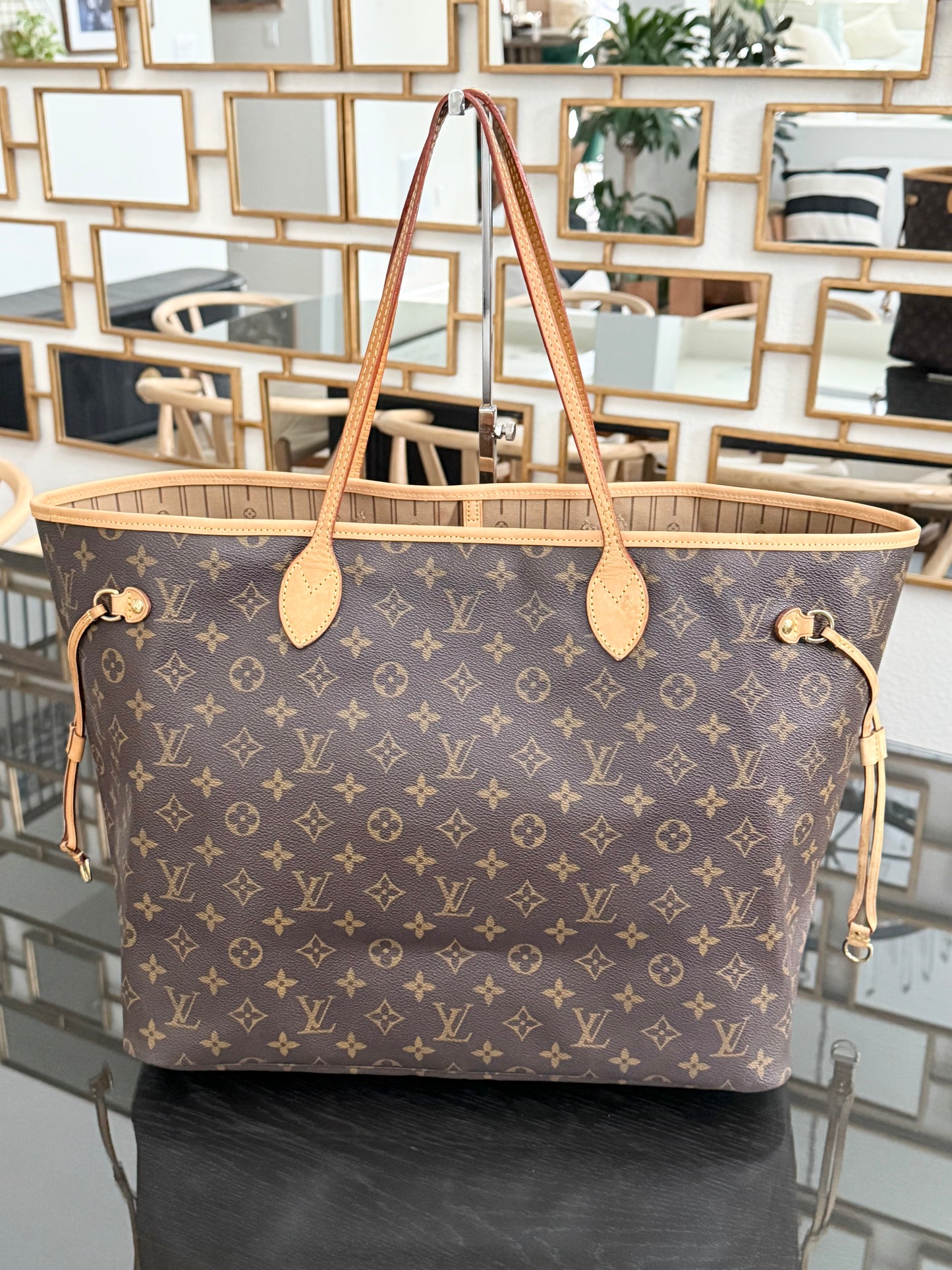 Neverfull GM in Monogram with Dustbag and Insert Organizer 📅 Year: 2007
