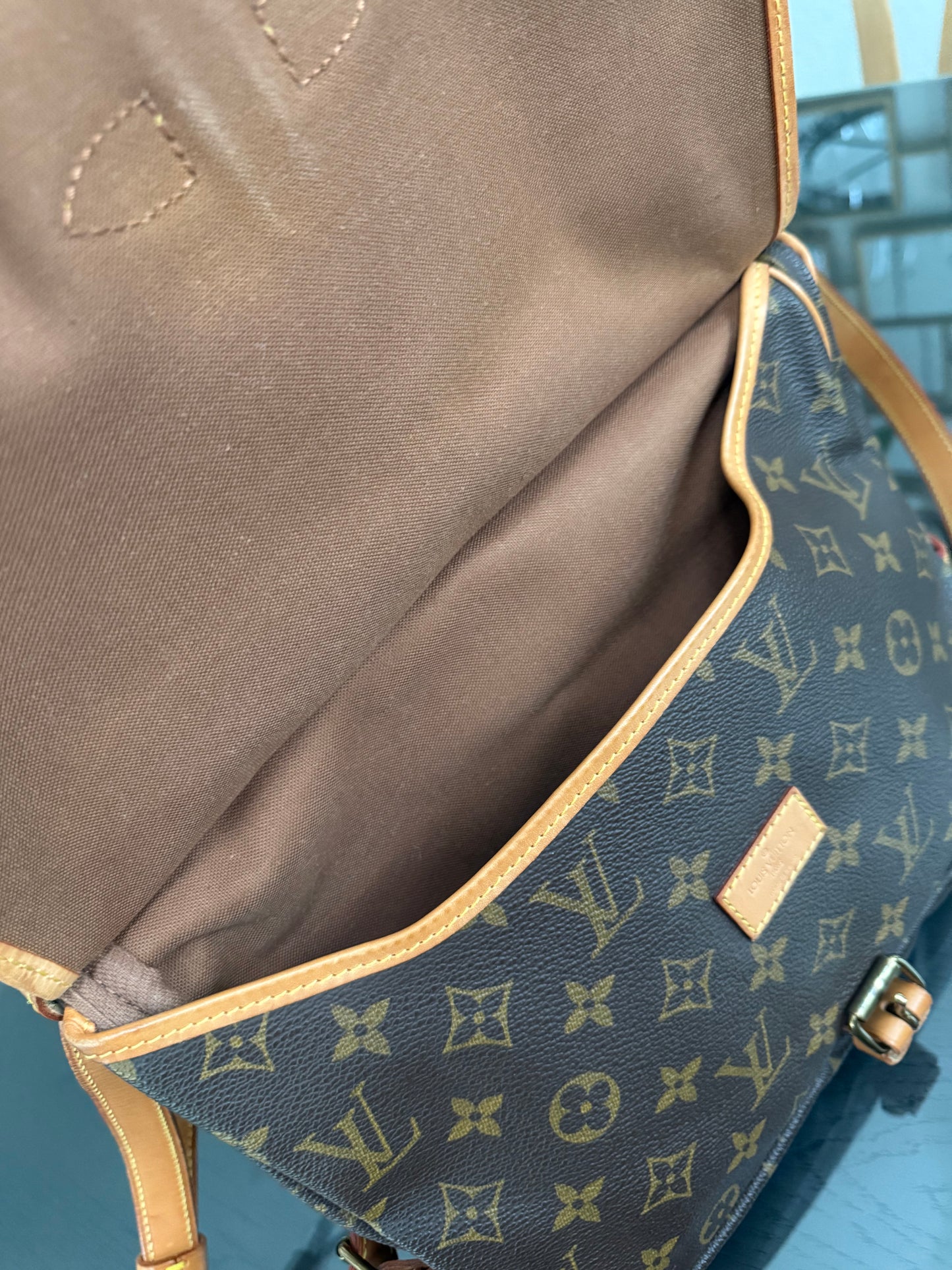 Saumur 30 Crossbody 🌺 Year: 1989