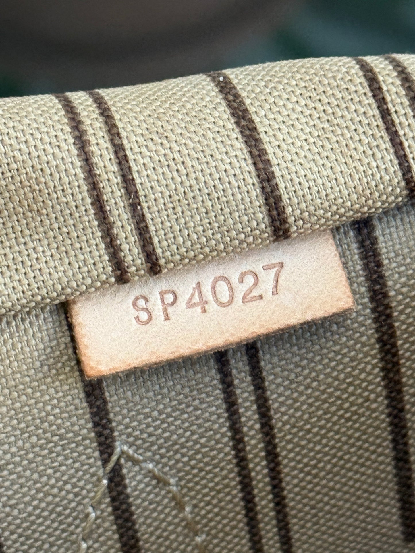 Neverfull MM in Monogram with Dustbag 🗓️ Year: 2007